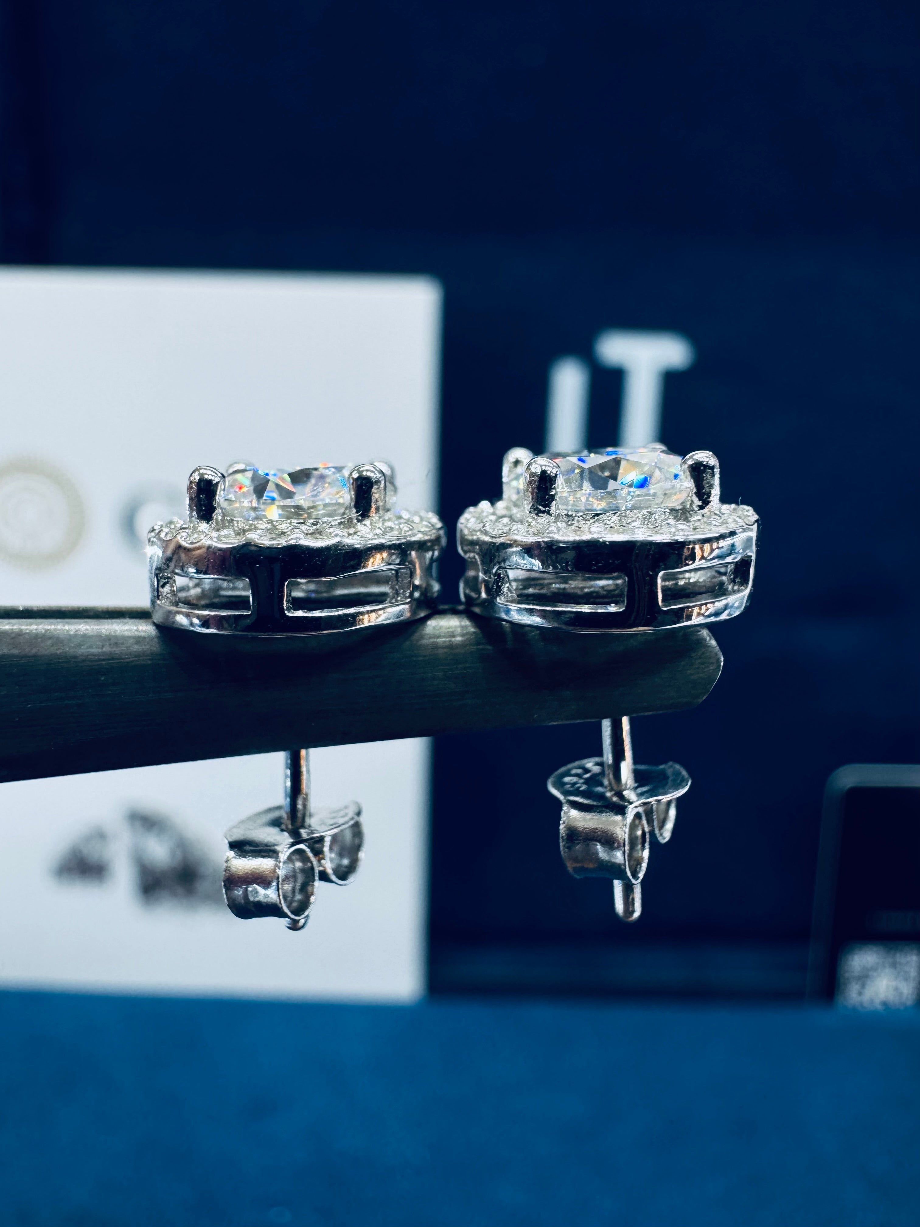 Aretes halo moissanita