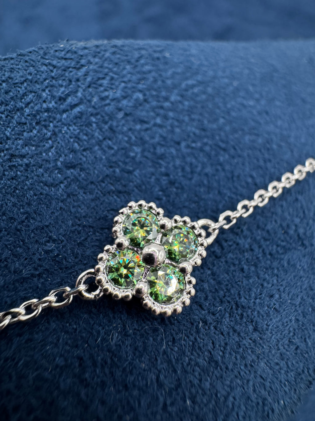 Conjunto trébol moissanita verde