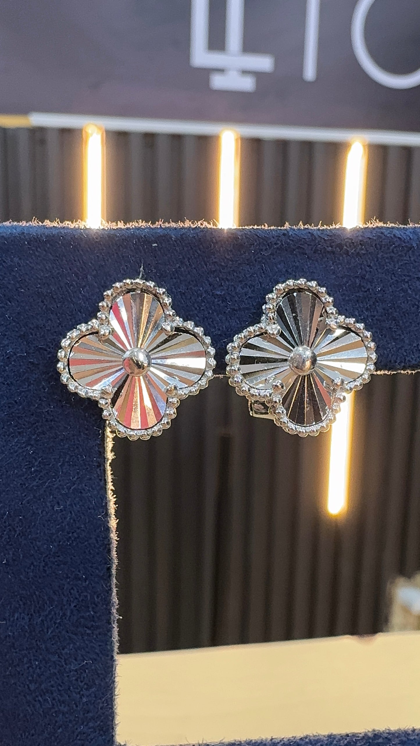 Aretes