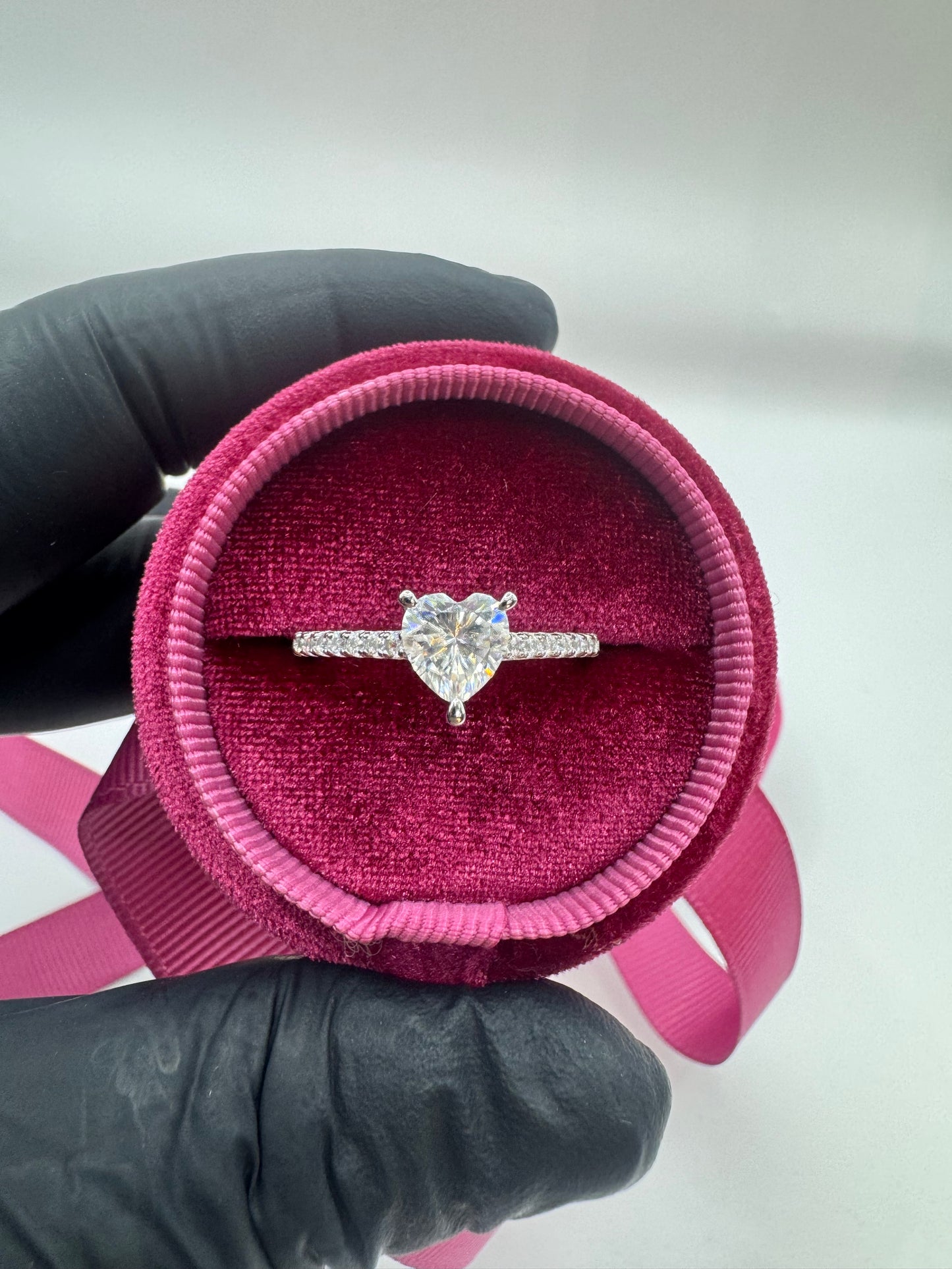 Anillo corazón moissanita