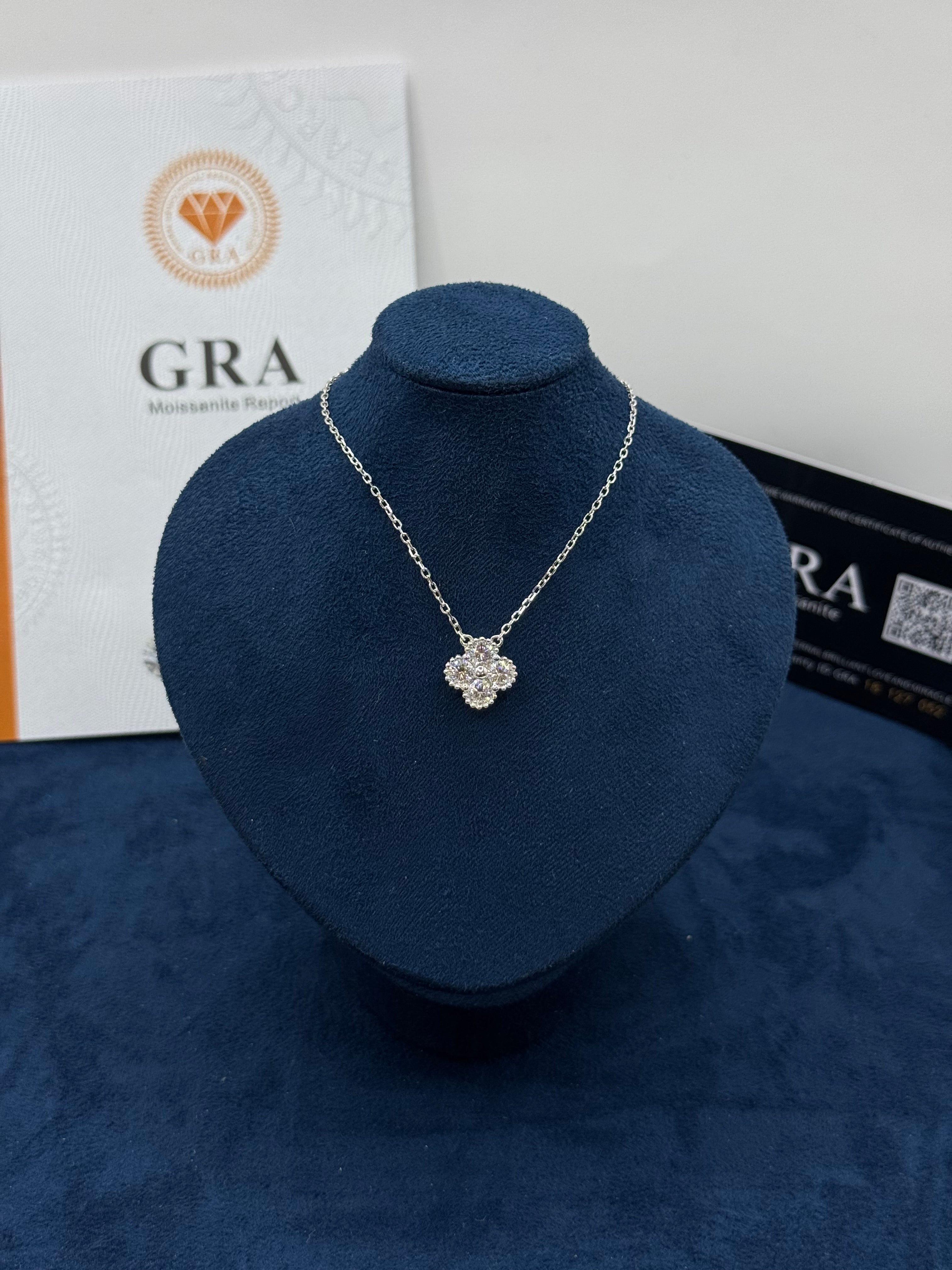 VC Moissanite Clover Set