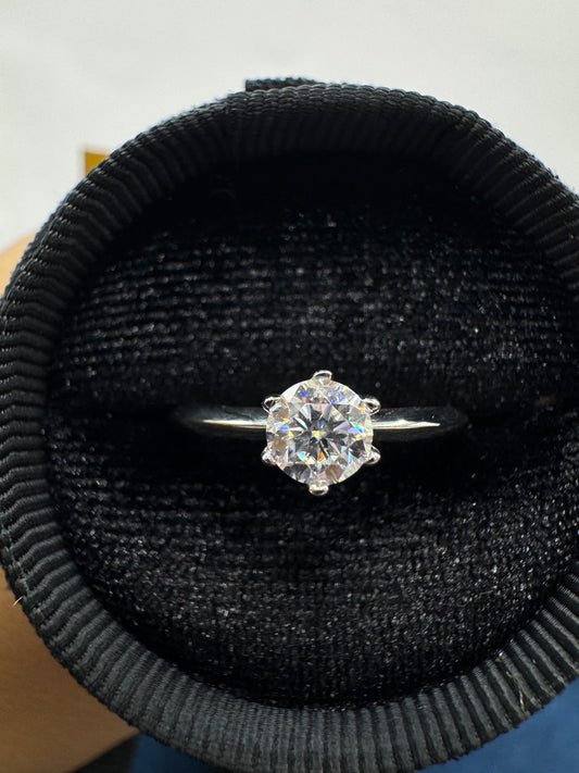 Anillo Tiffany .5ct