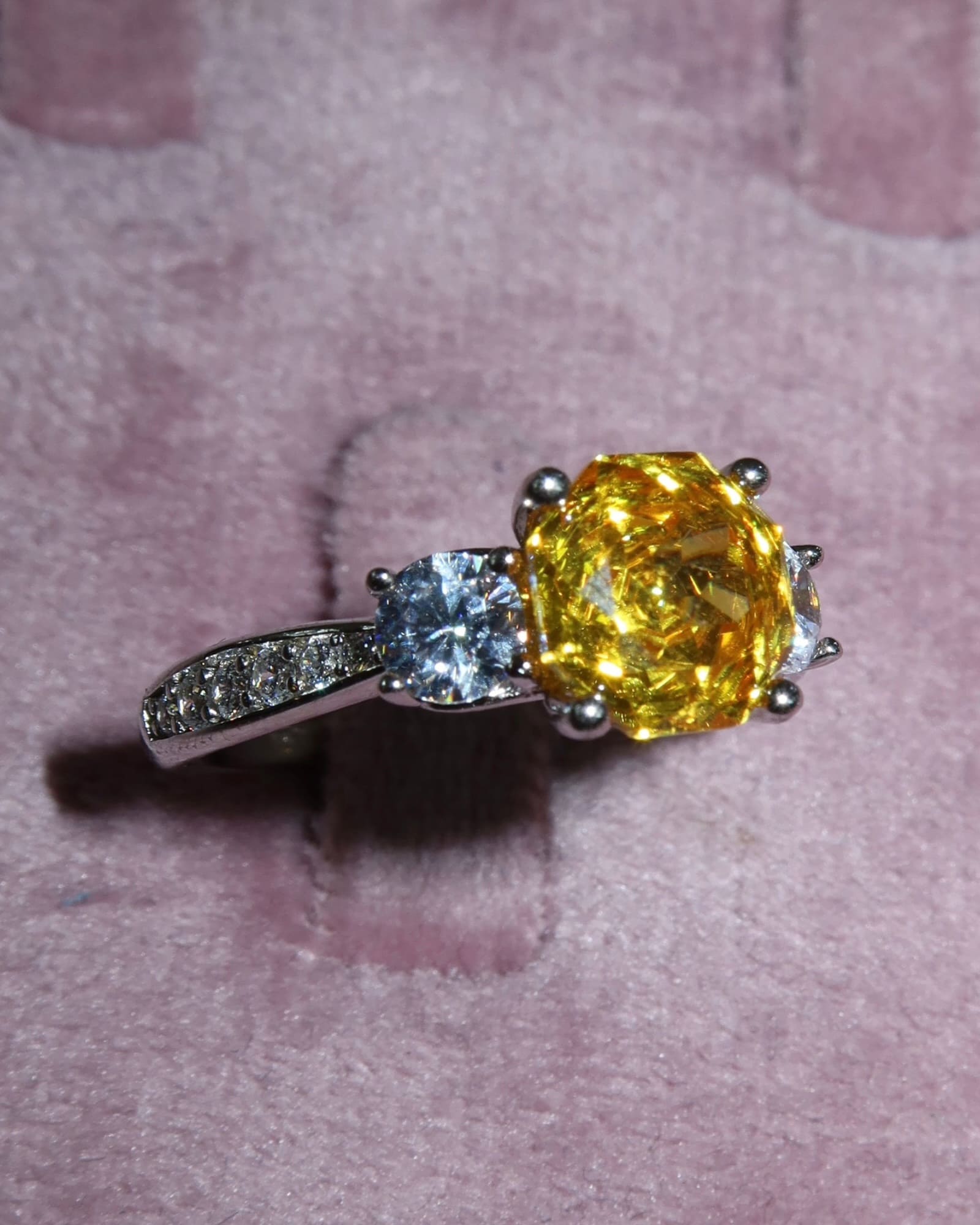 Anillo Flower amarillo