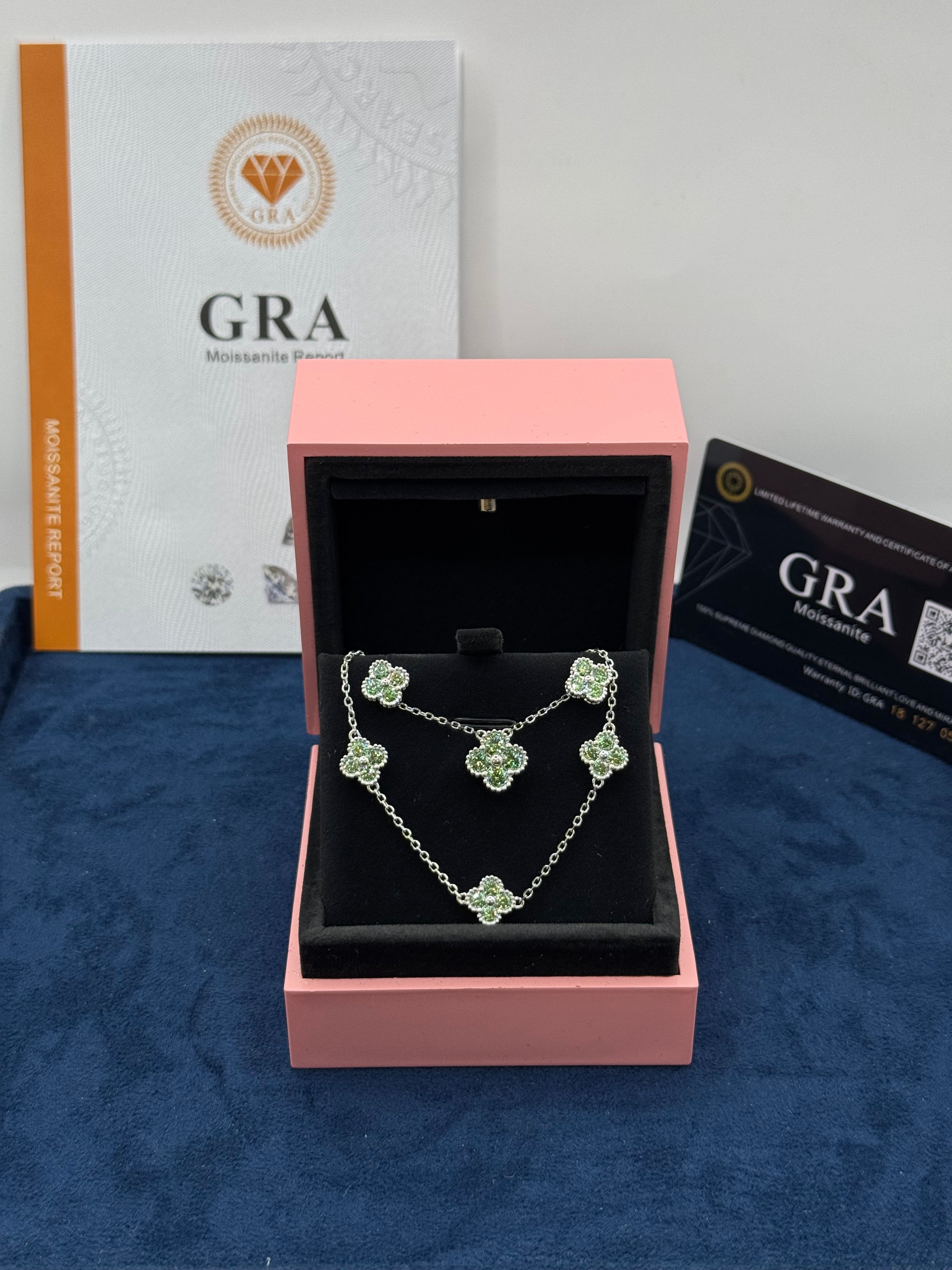 Green moissanite clover set