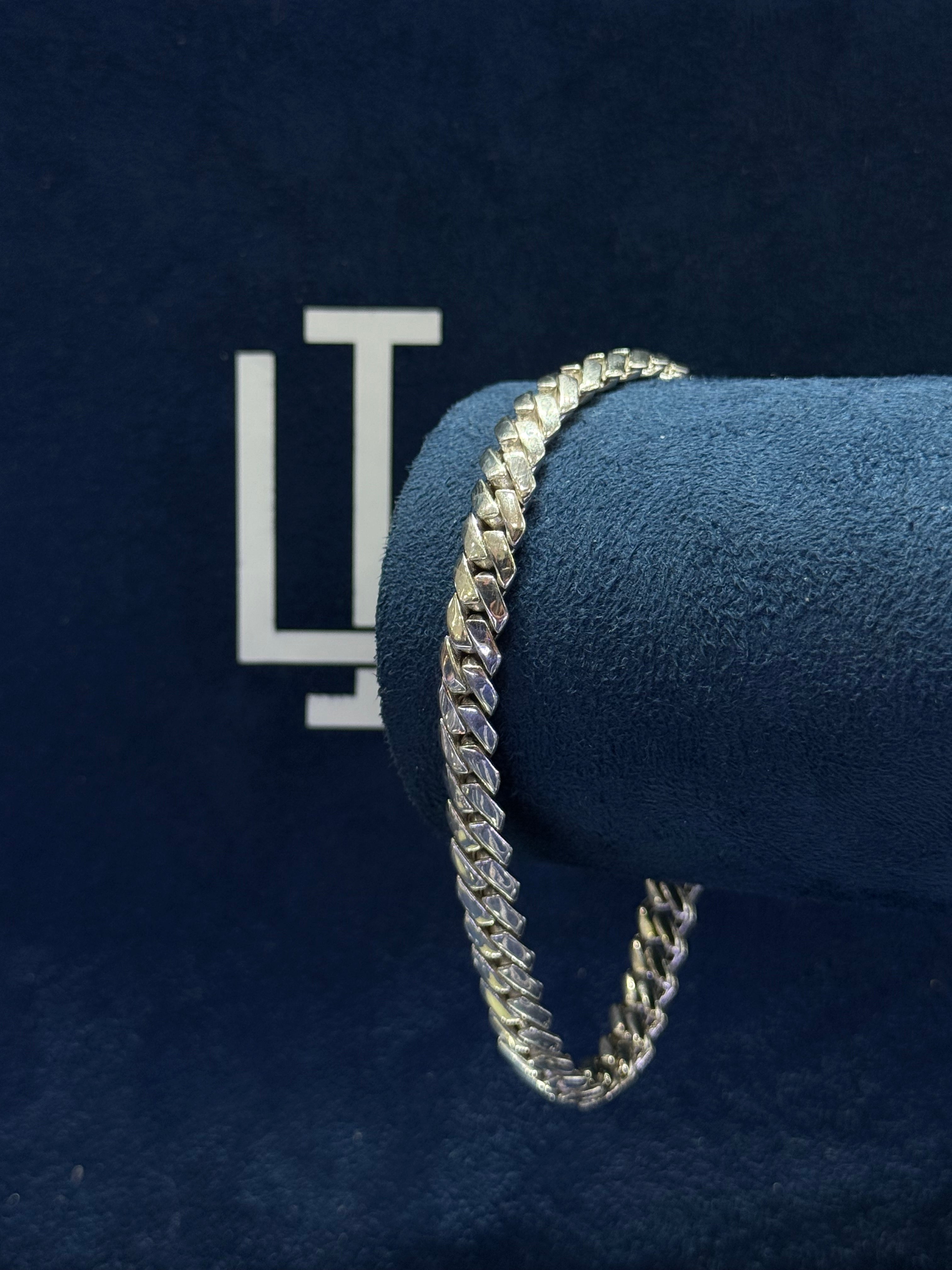 Cuban bracelet without stone