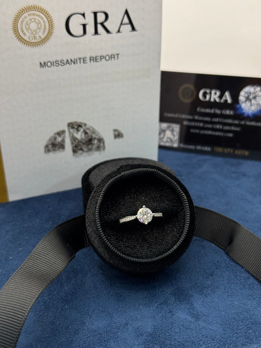 Anillo moissanita