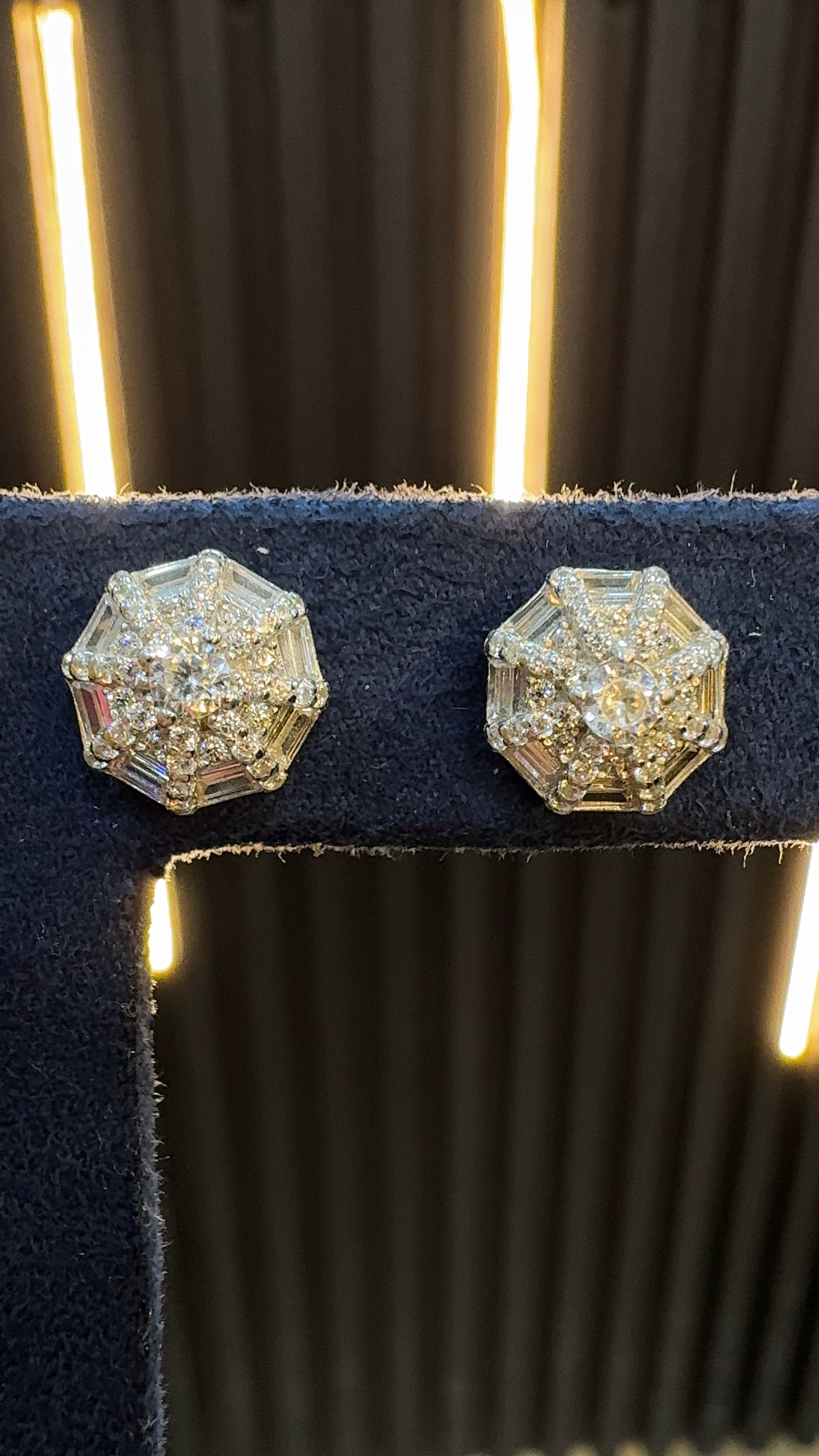 Circular baguette earring