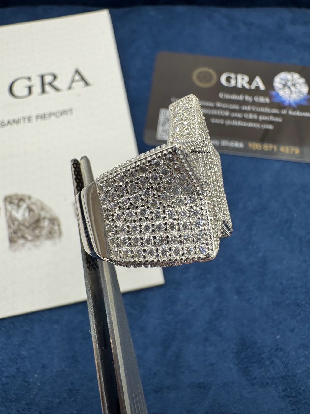 Anillo estrella moissanita