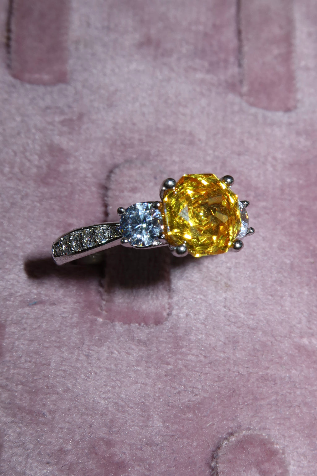 Anillo Flower amarillo