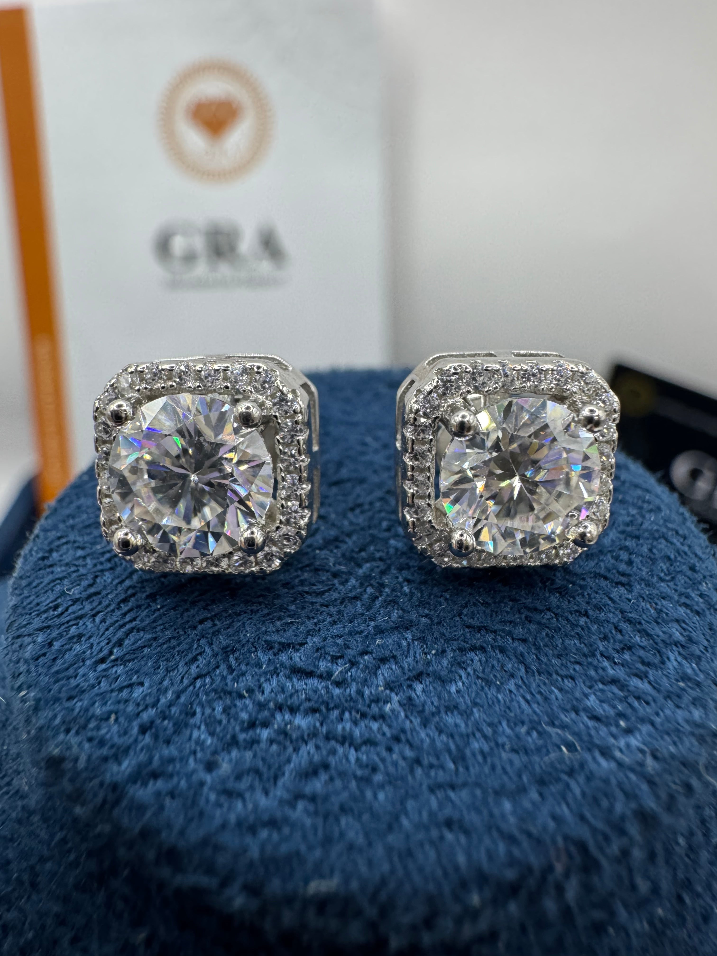 Square moissanite set