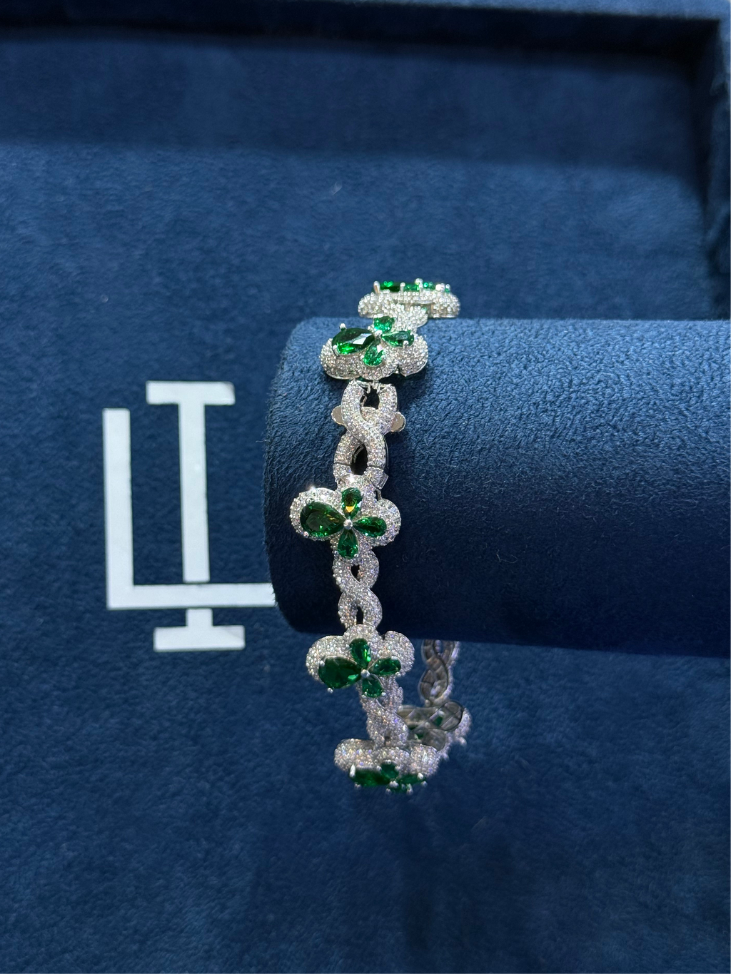 Esclava trébol verde