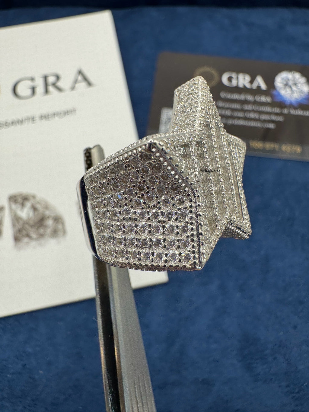 Anillo estrella moissanita