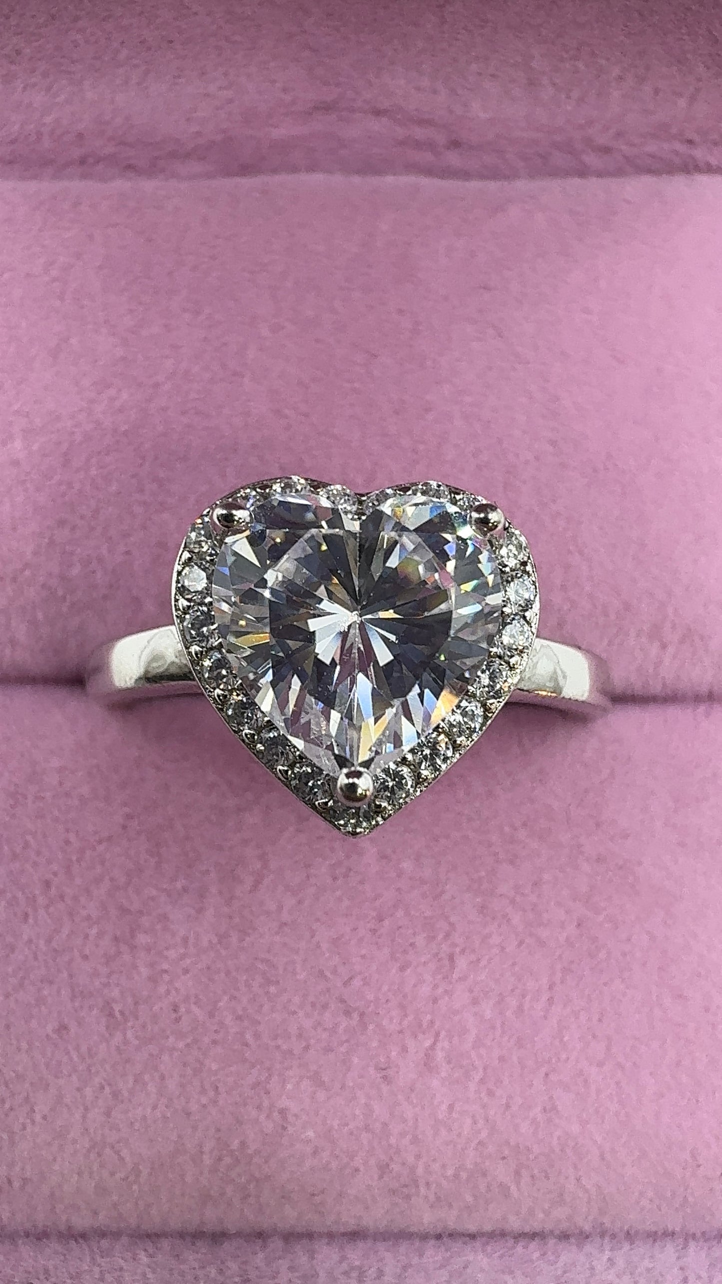 Anillo corazón solitario