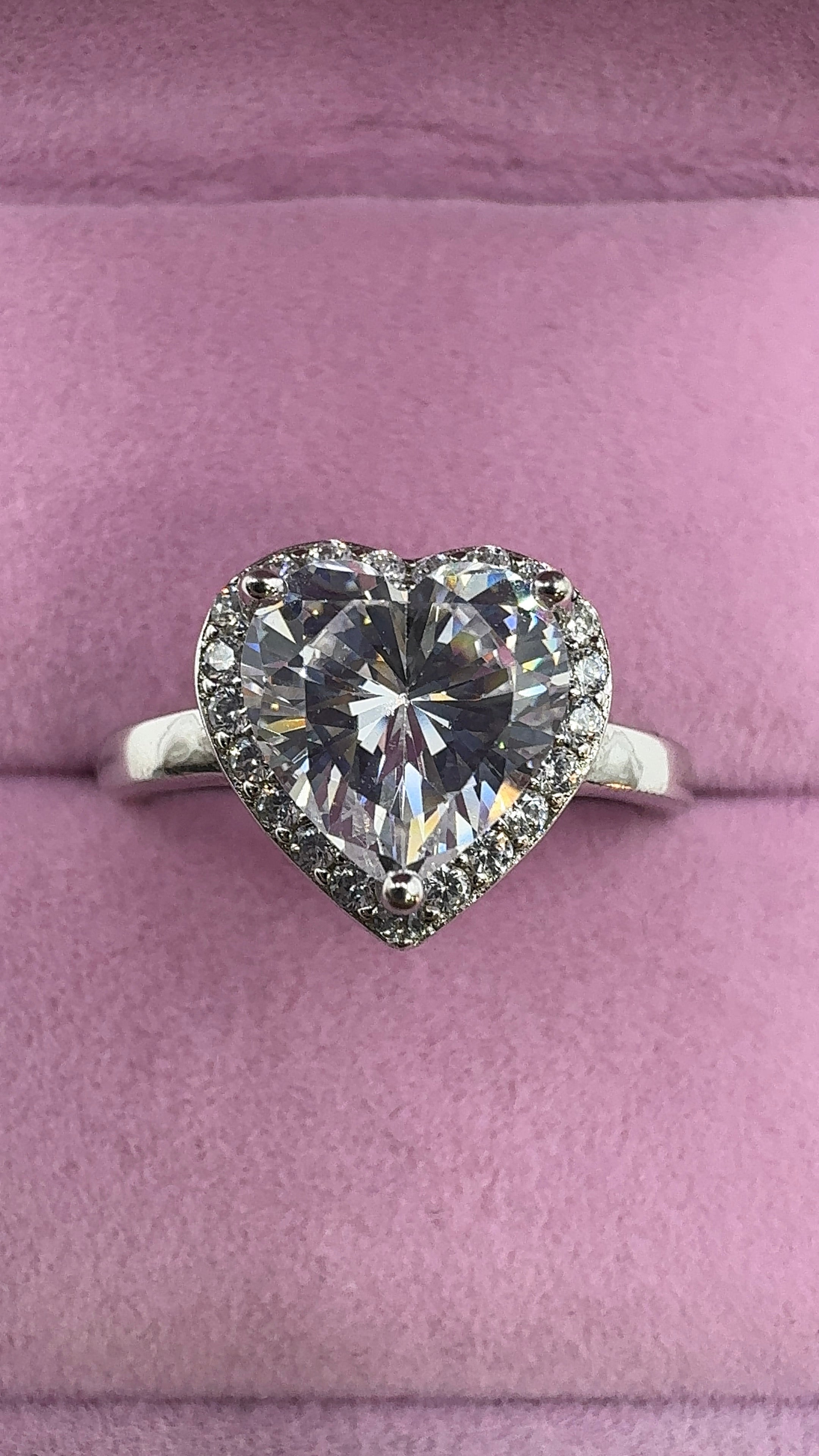 Anillo corazón solitario