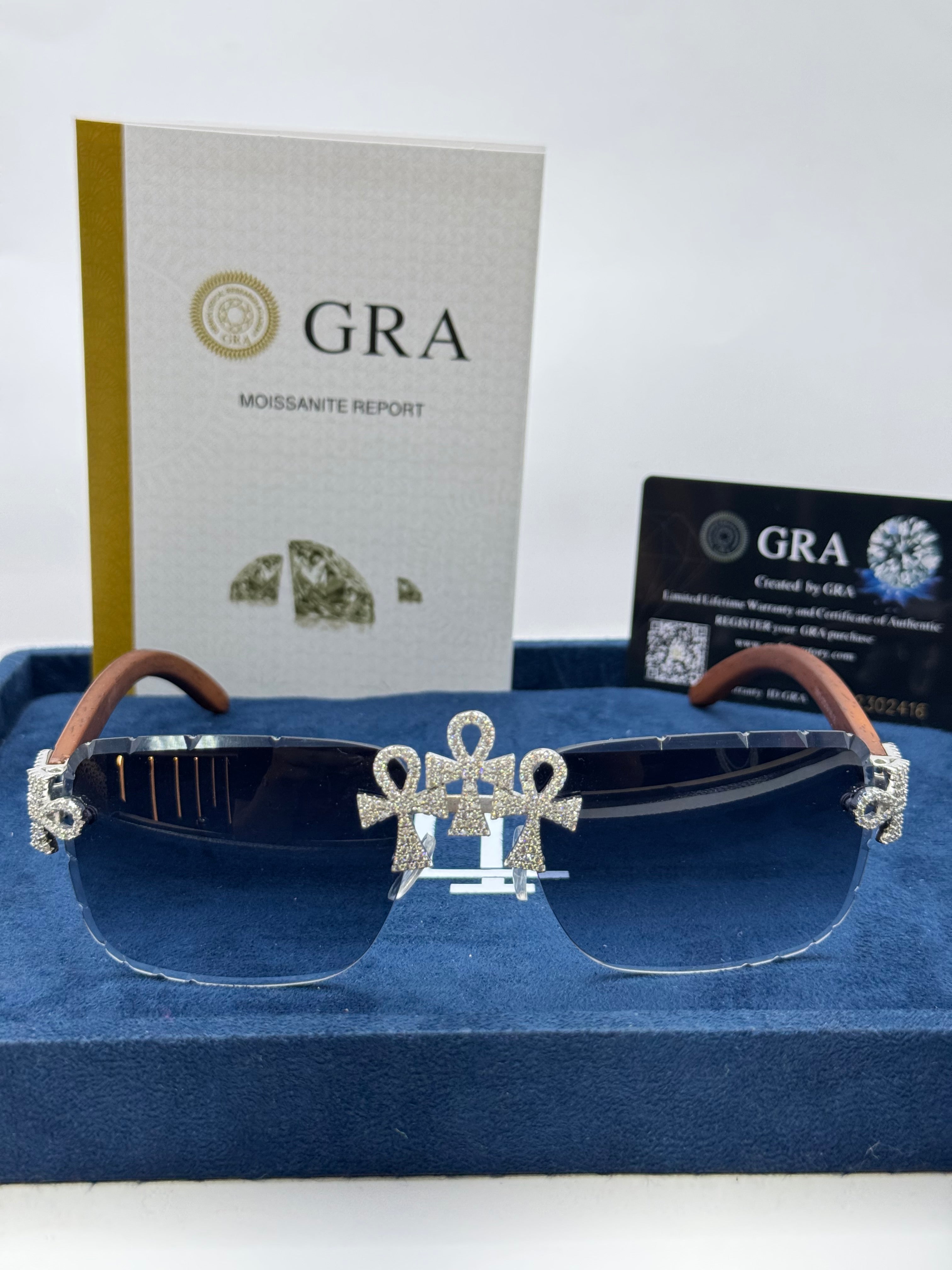 Lentes negros cruz egipcia