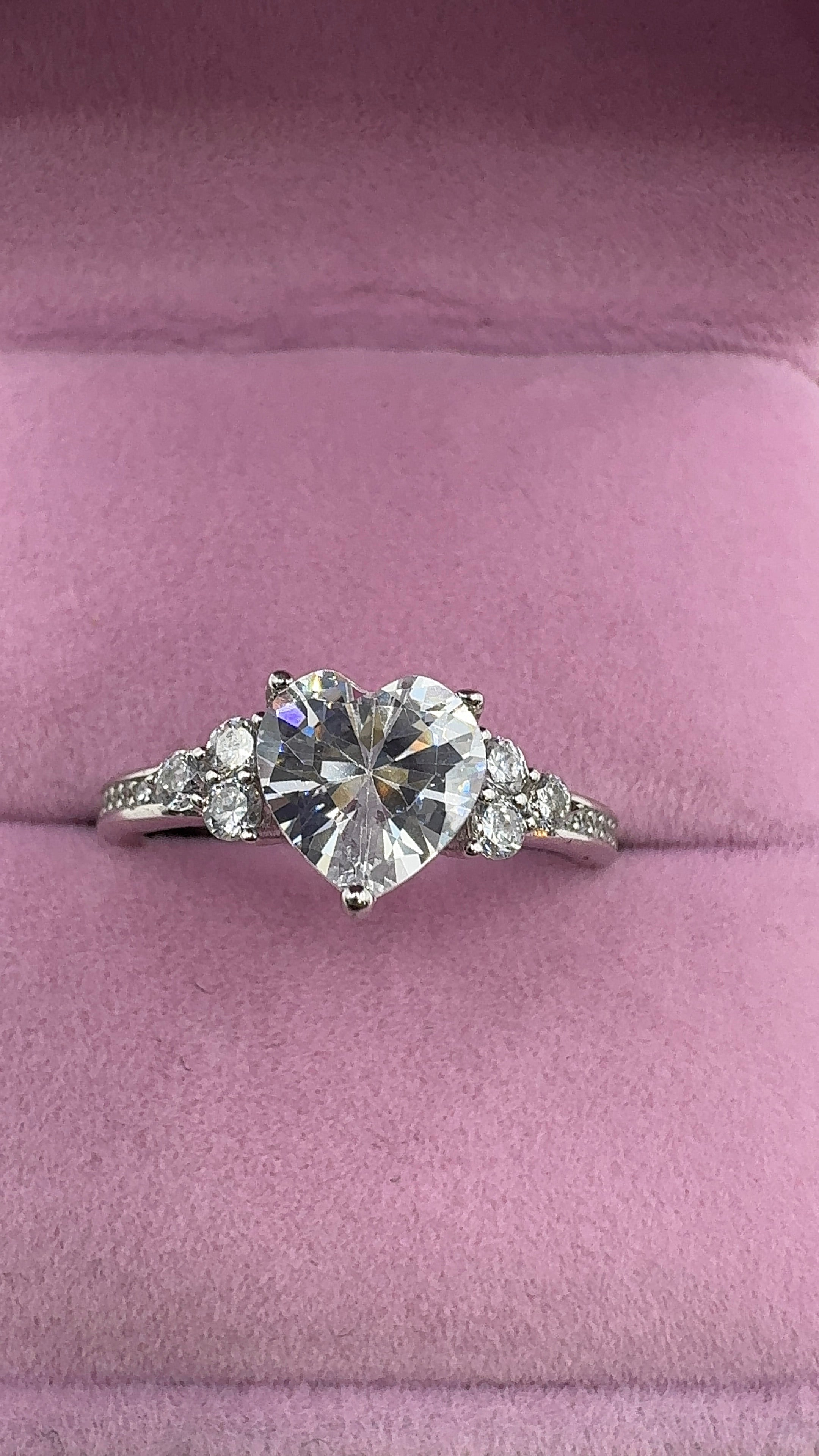 Adjustable heart ring