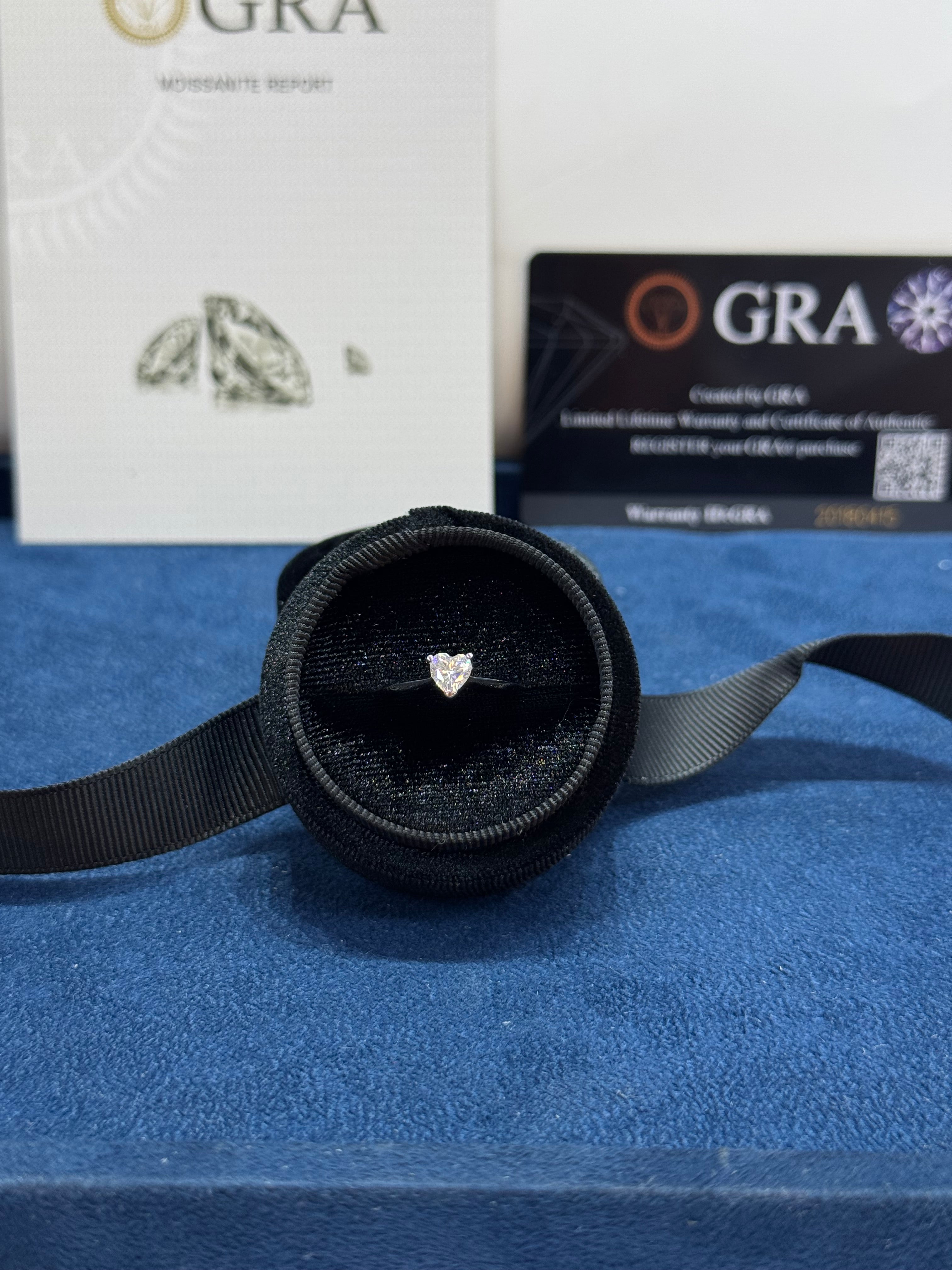 Anillo corazón .5Ct moissanita