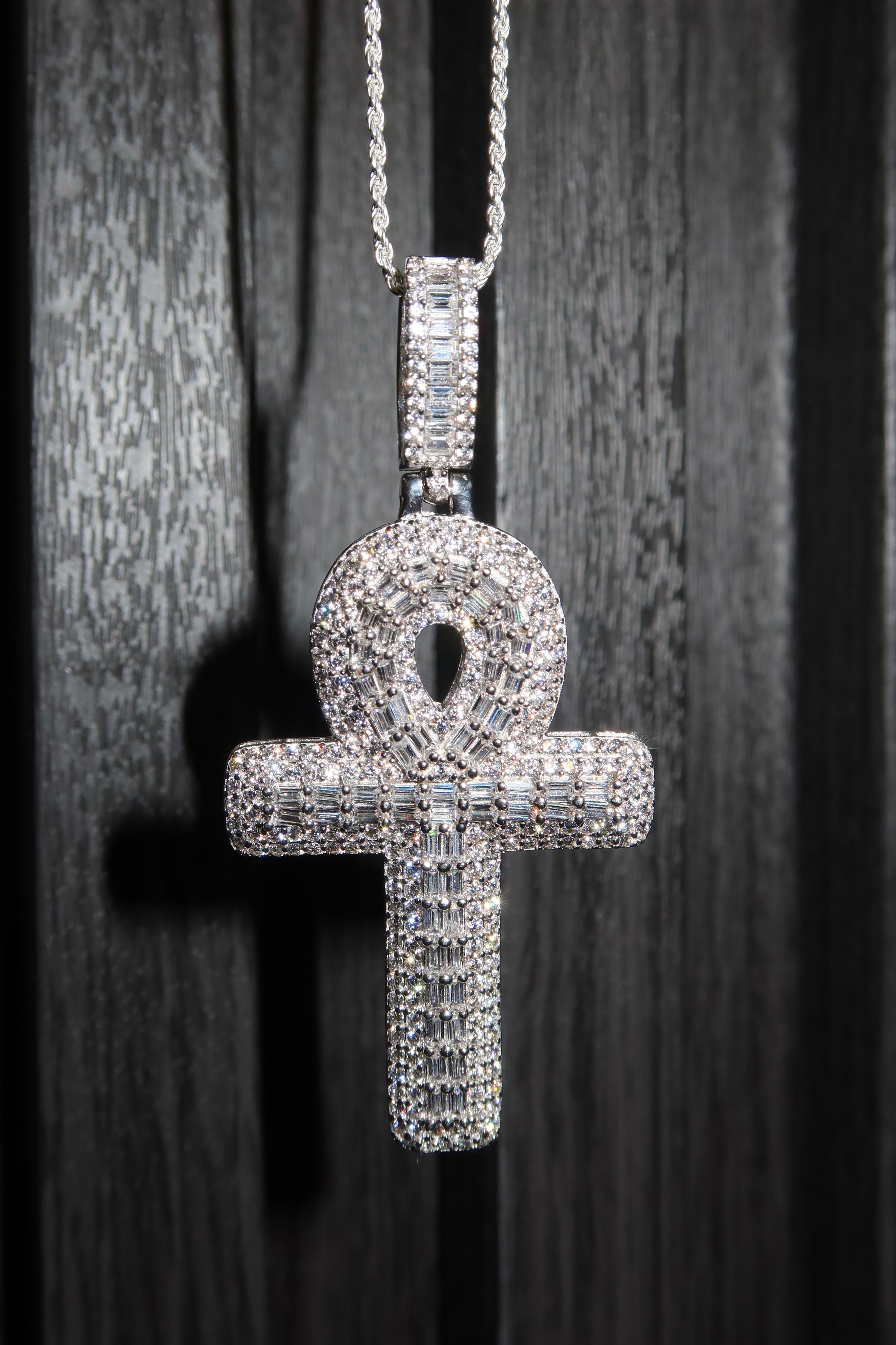 Dije cruz egipcia baguette hueco