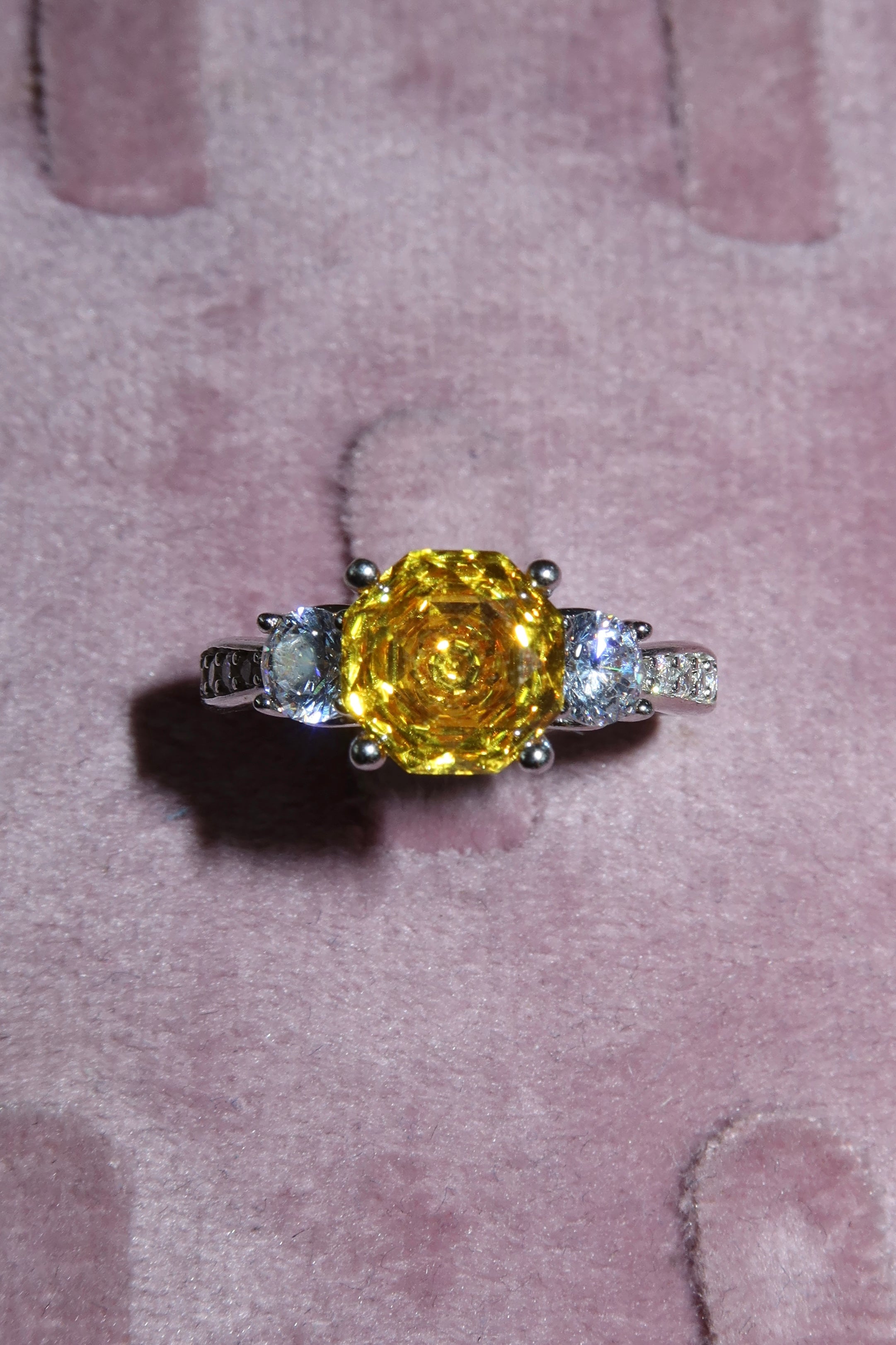 Anillo Flower amarillo