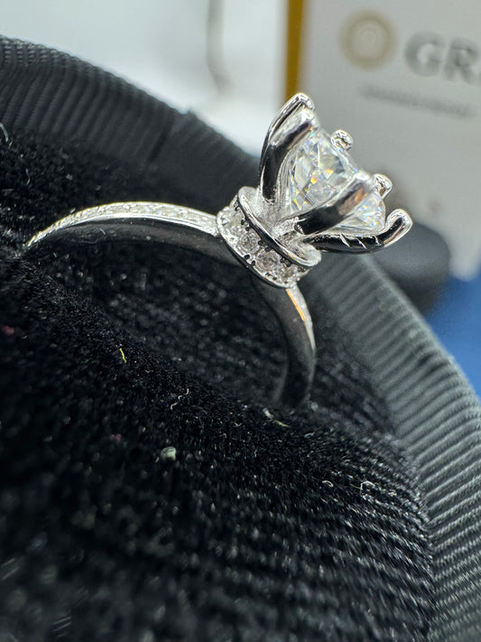 Anillo moissanita