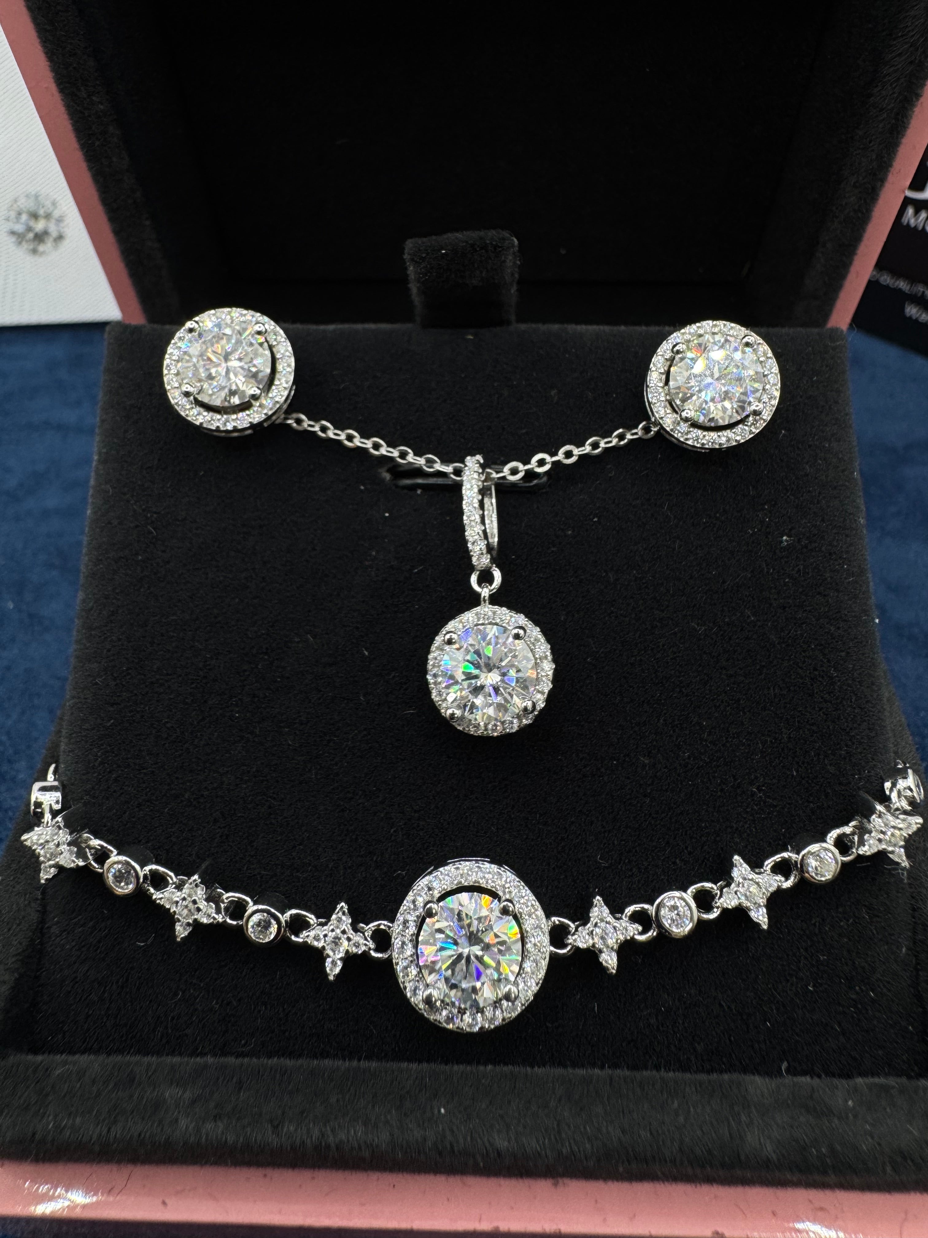 Halo Moissanite Set
