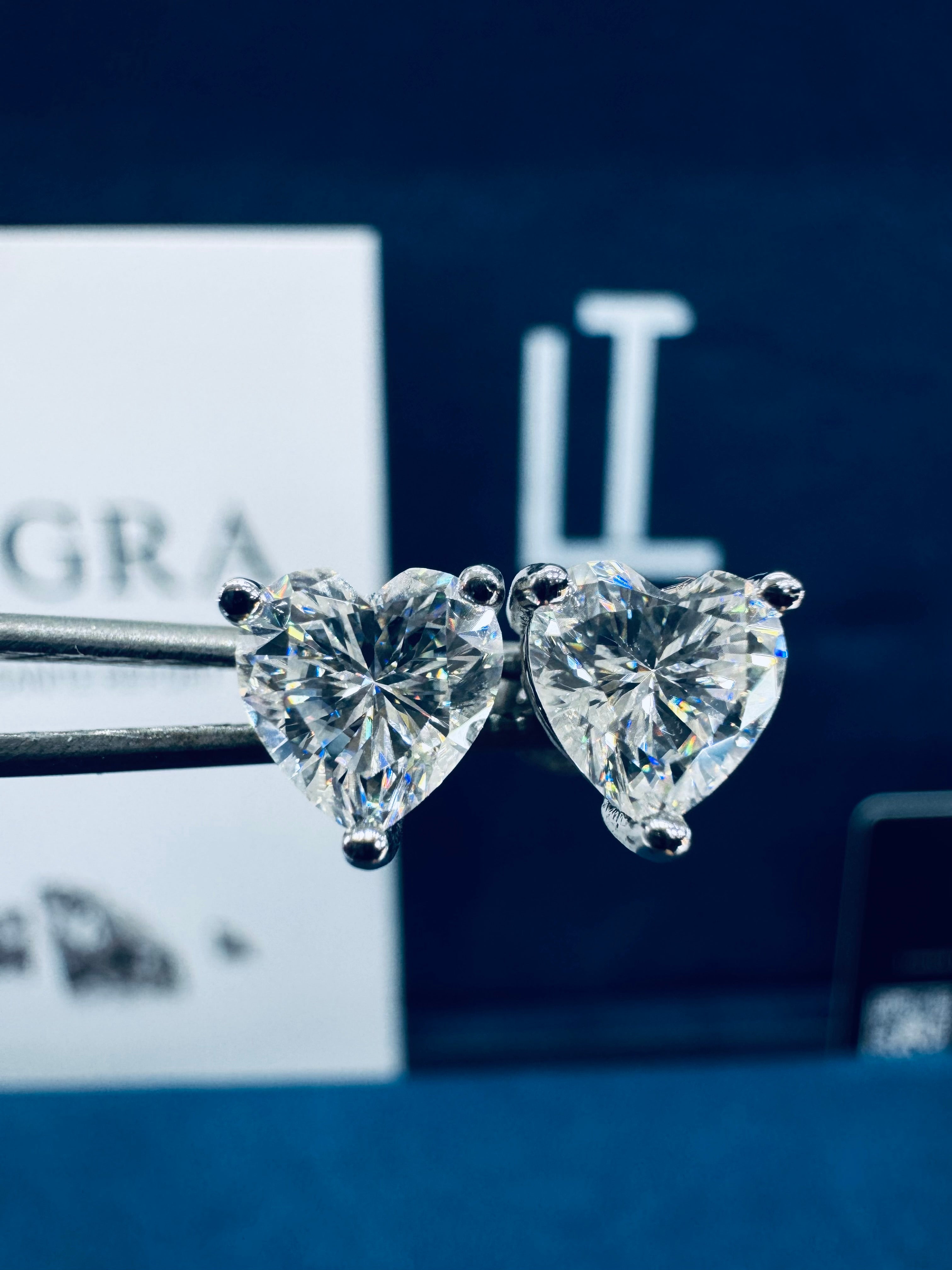 Aretes corazón moissanita