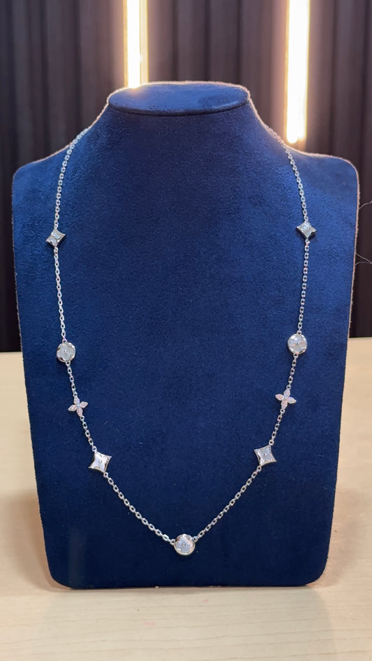 Cadena estilo LV