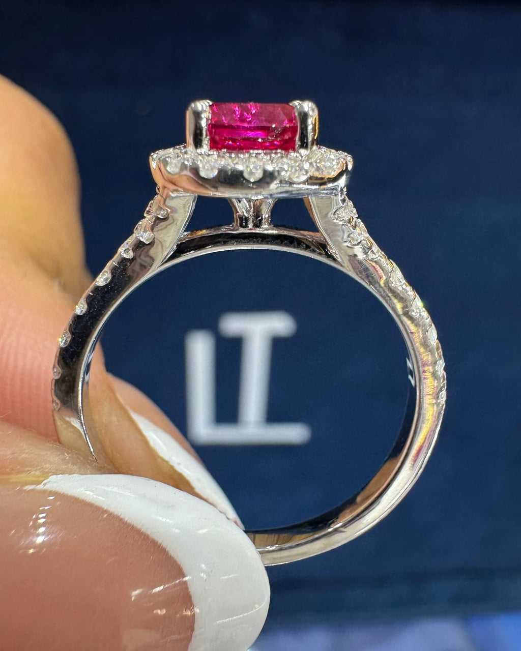 Anillo rubí zirconia