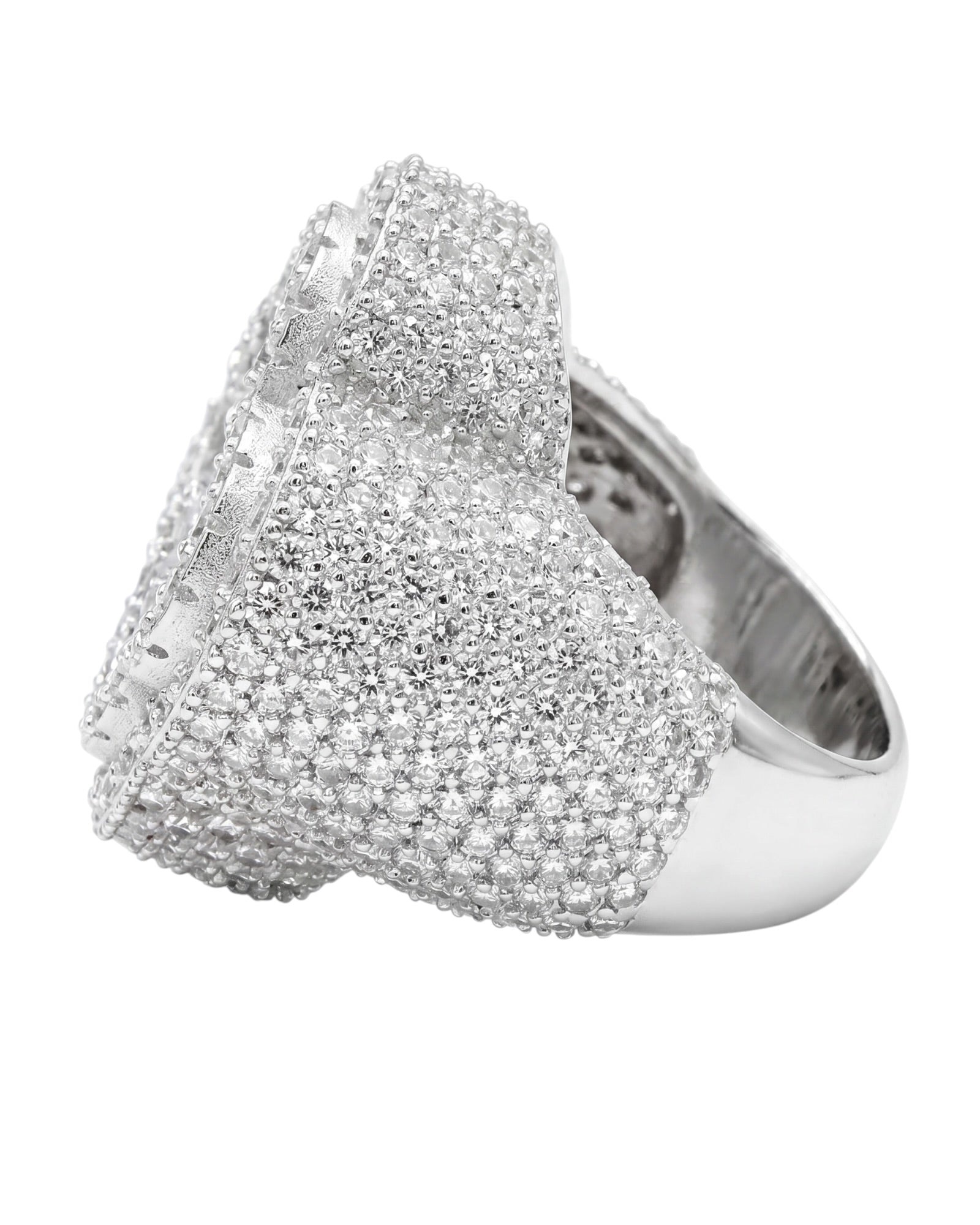 Anillo trébol moissanita