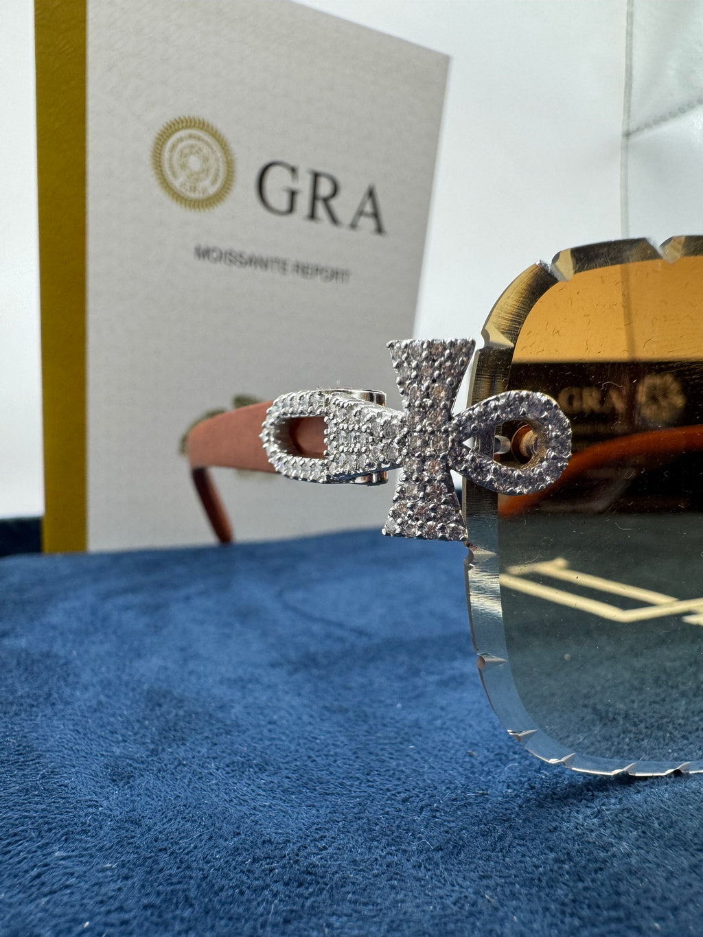 Lentes cafés cruz egipcia