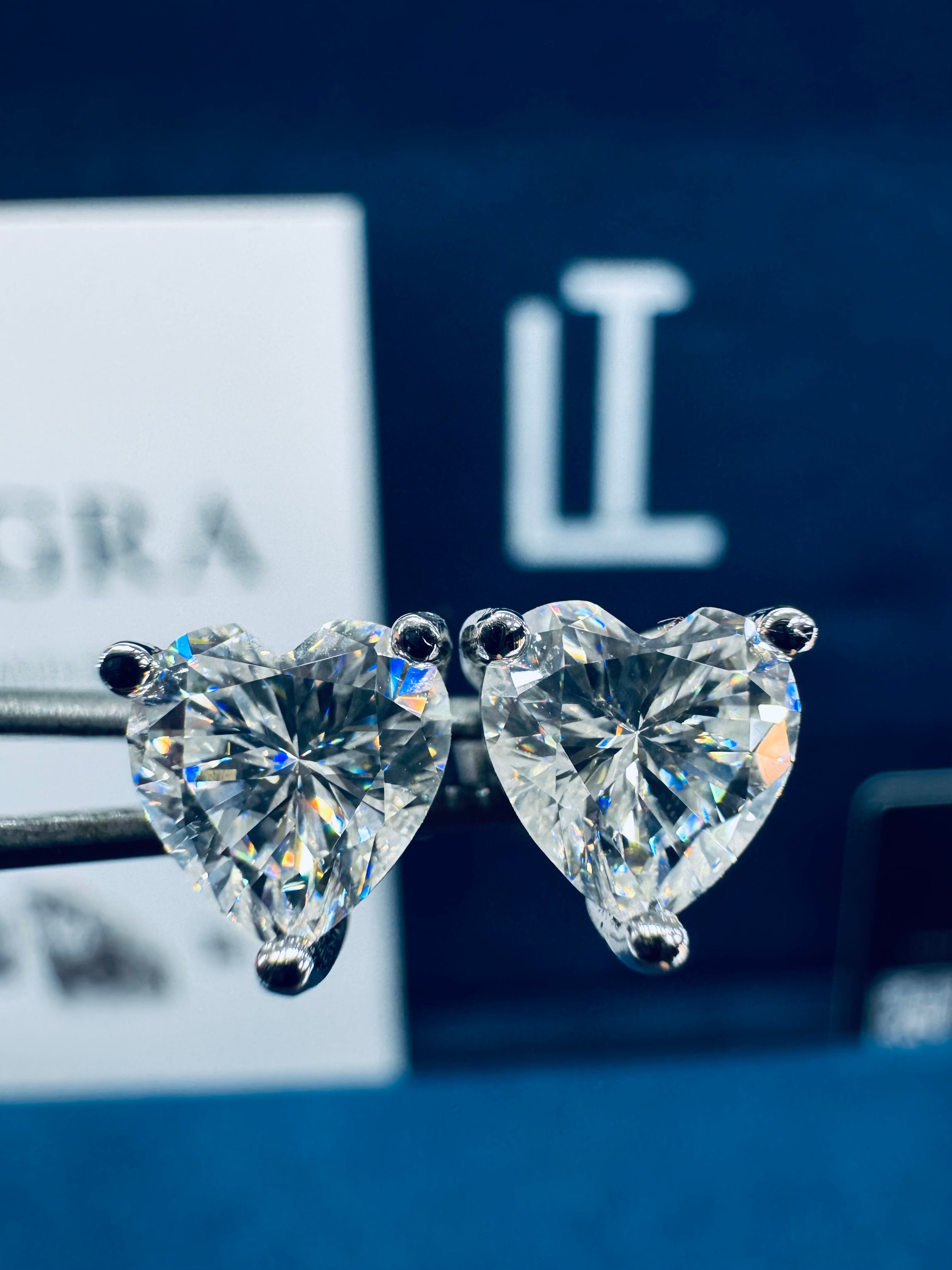 Aretes corazón moissanita