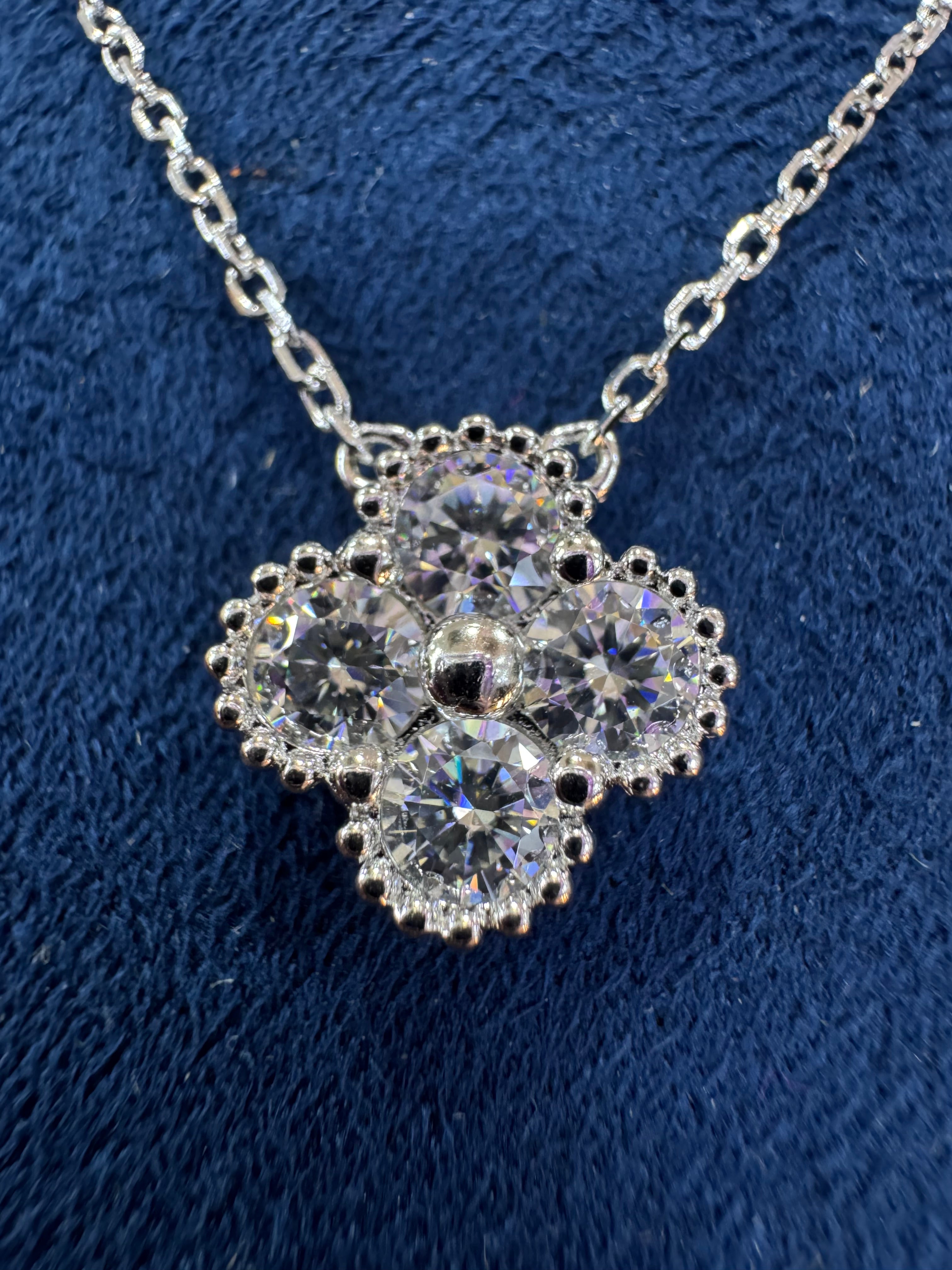 VC Moissanite Clover Set