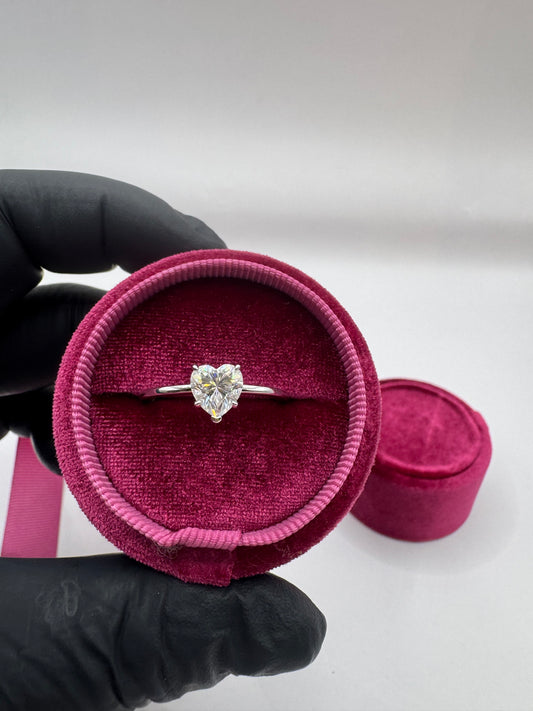 Anillo solitario corazón
