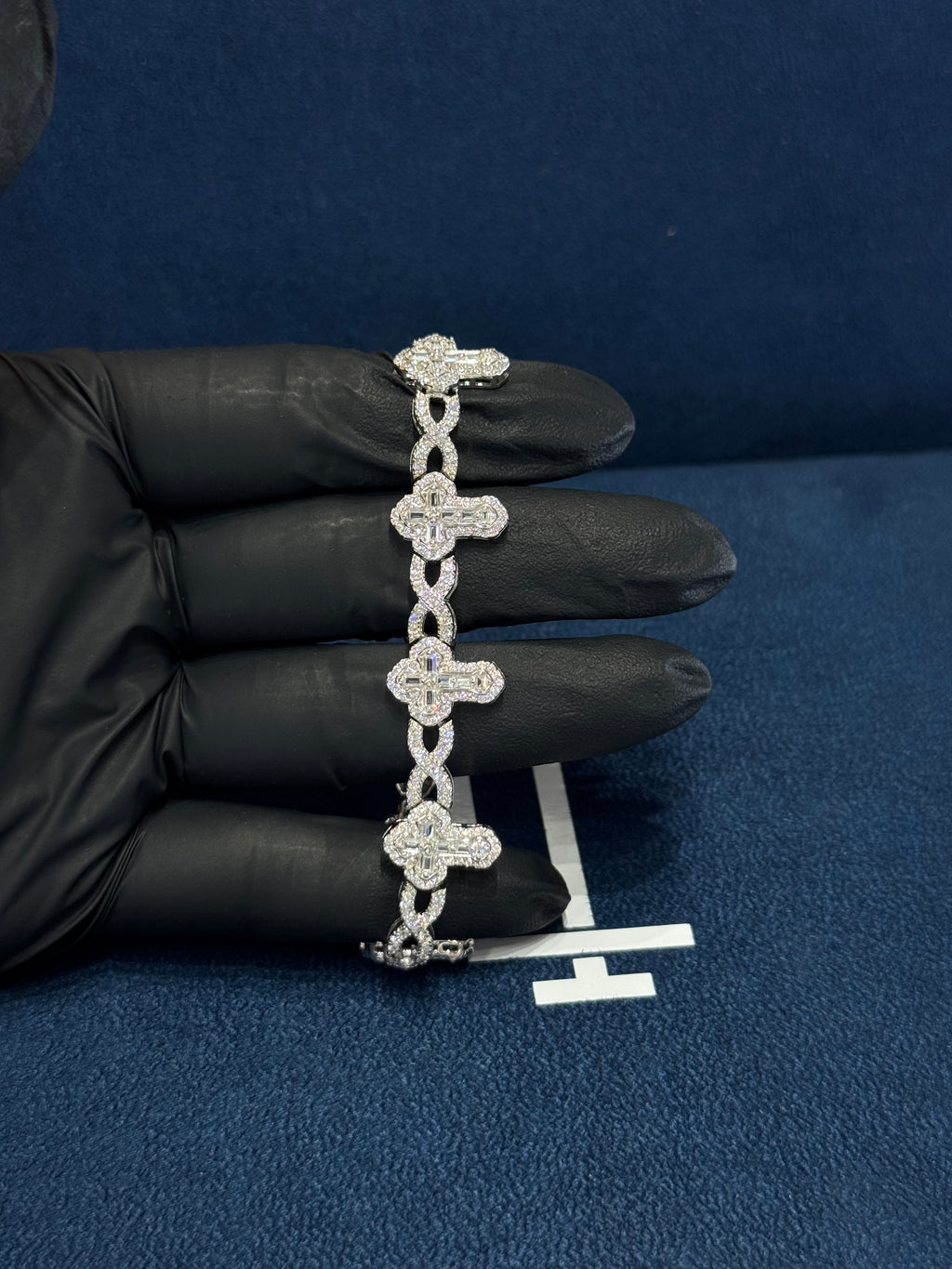 Esclava cruz infinity baguette