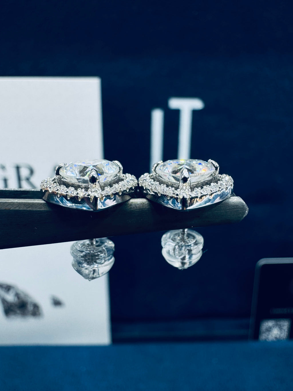 Moissanite heart earring