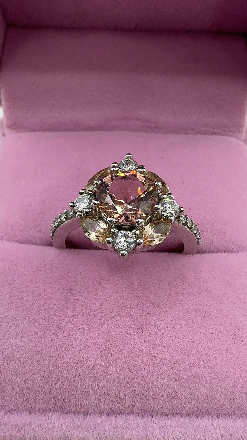 Duchess ring
