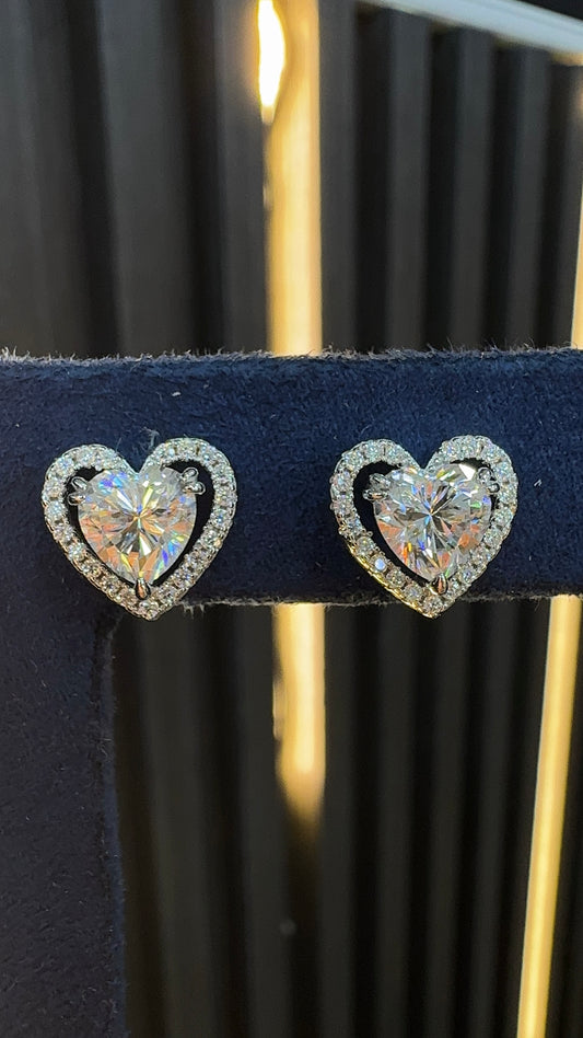 Arete corazón moissanita