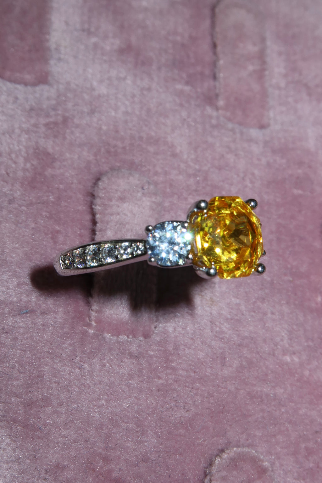 Anillo Flower amarillo