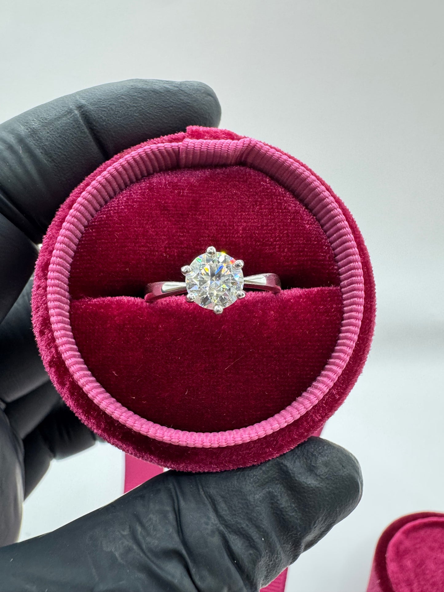 Anillo solitario moissanita