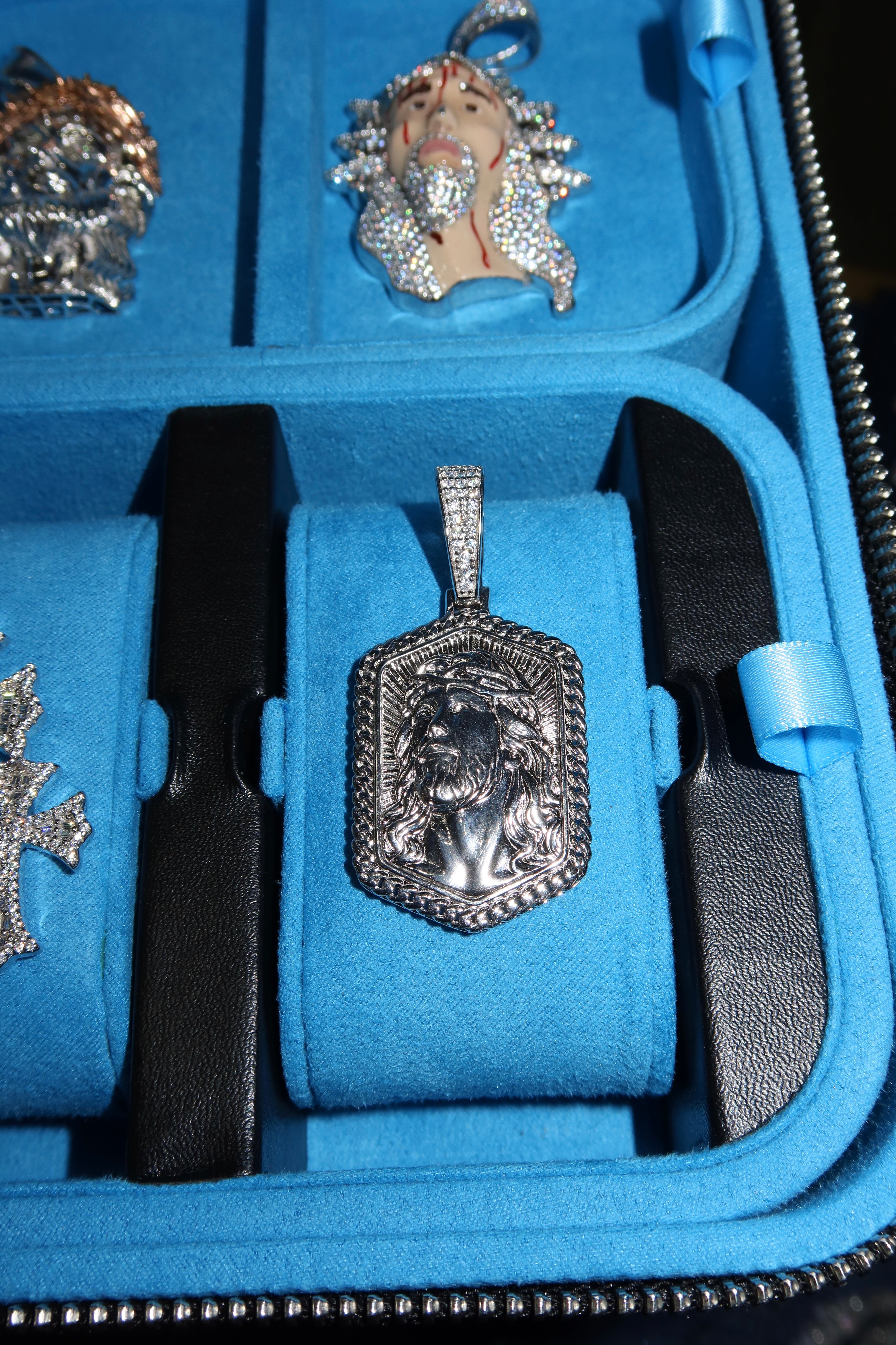 Dije placa de Cristo