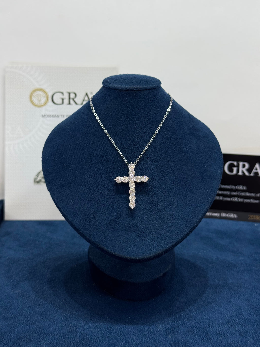 Collar cruz moissanita