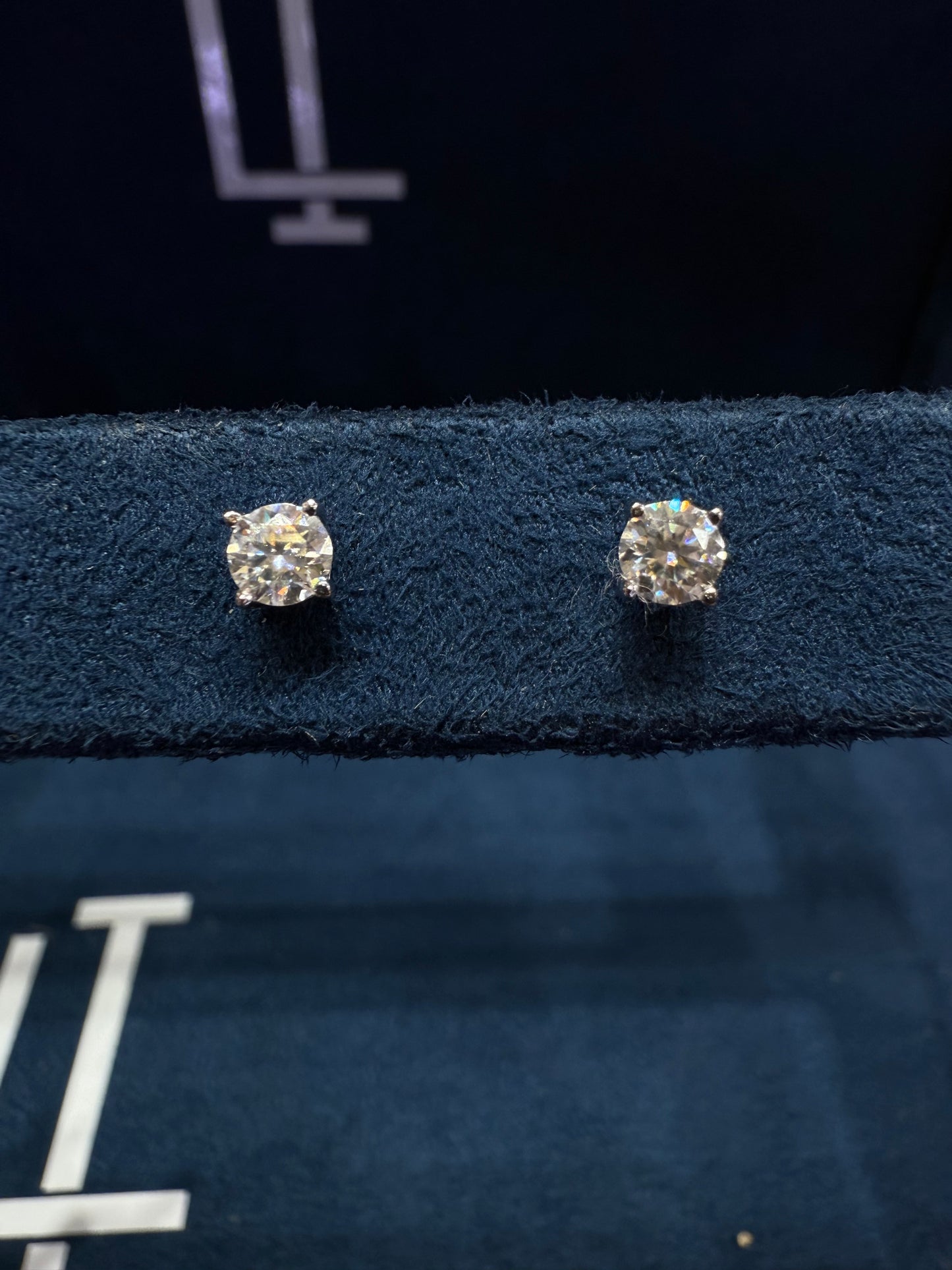 Aretes Moissanita