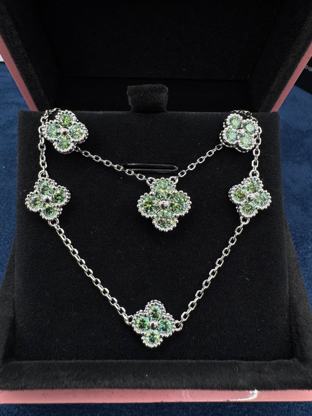 Conjunto trébol moissanita verde