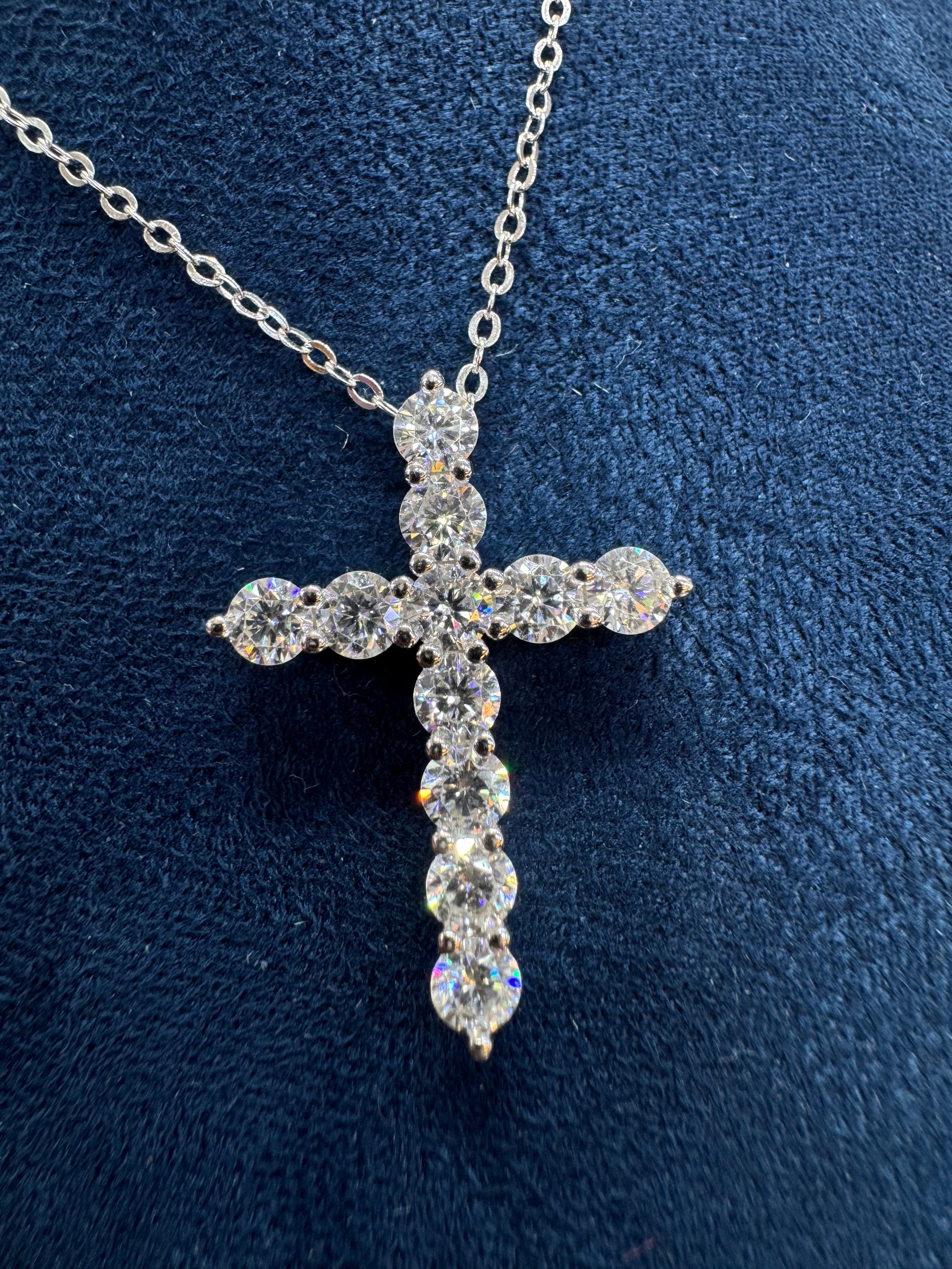 Collar cruz moissanita