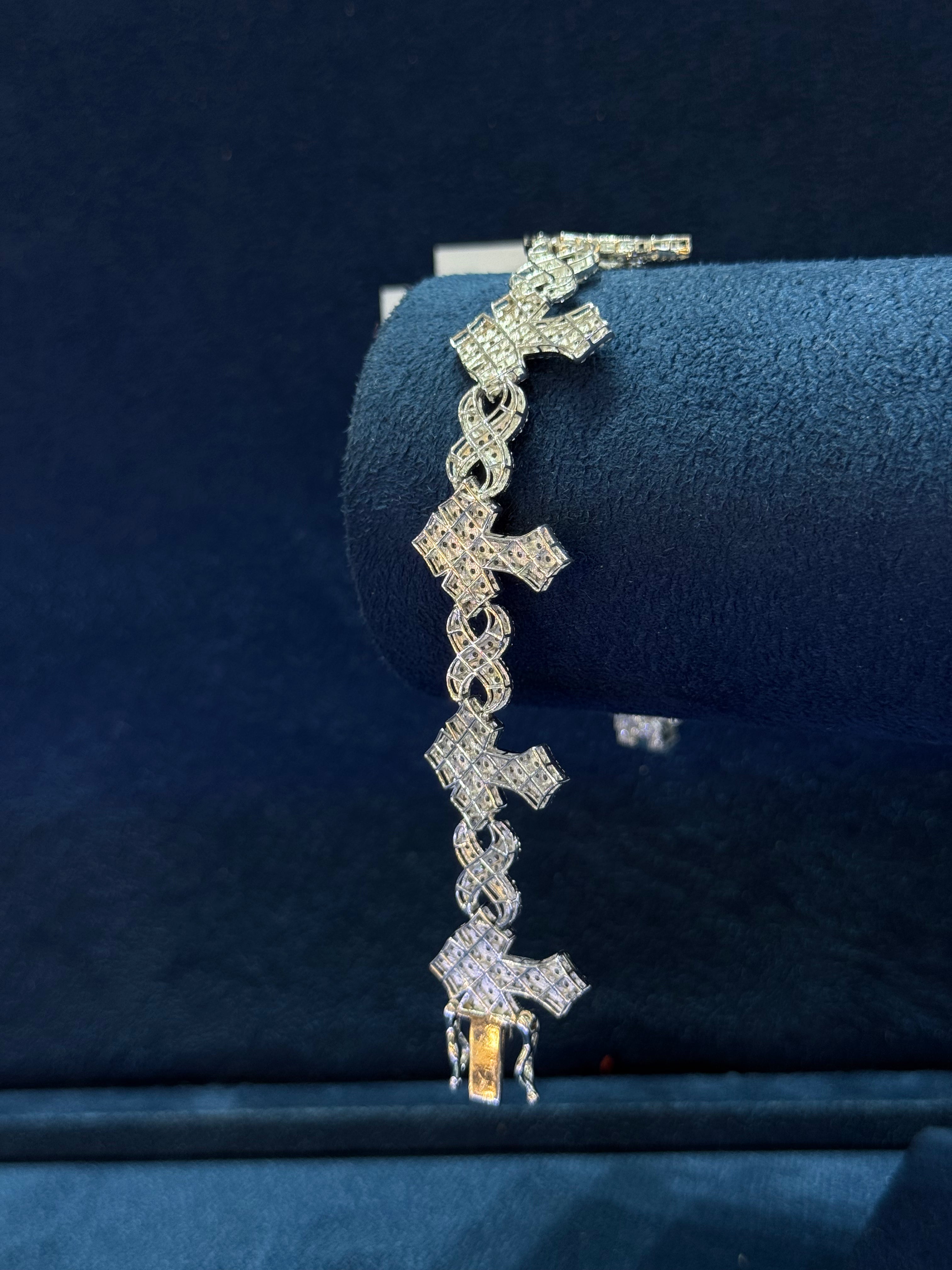 Hollow Pulse Infinity Cross