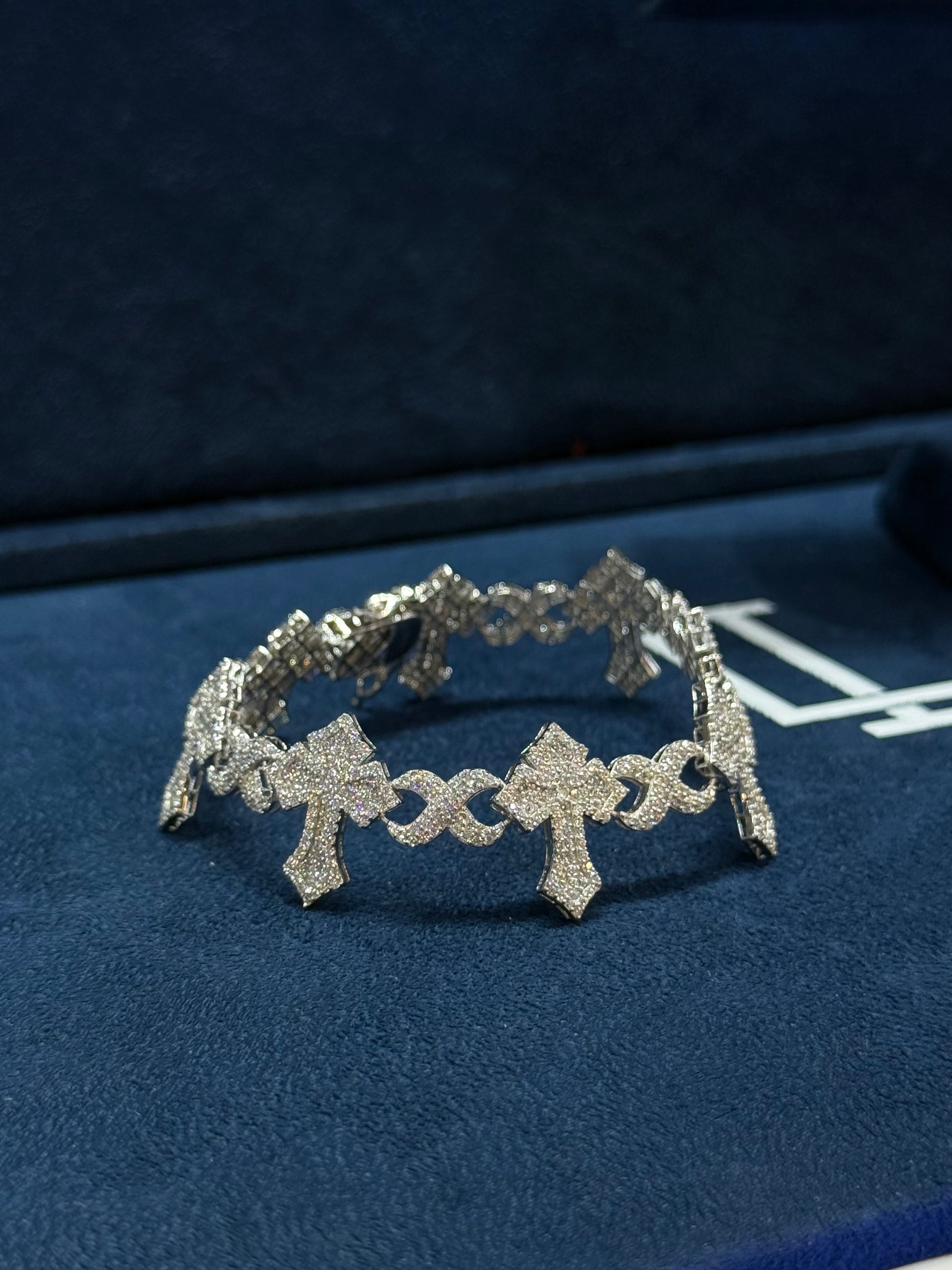 Hollow Pulse Infinity Cross